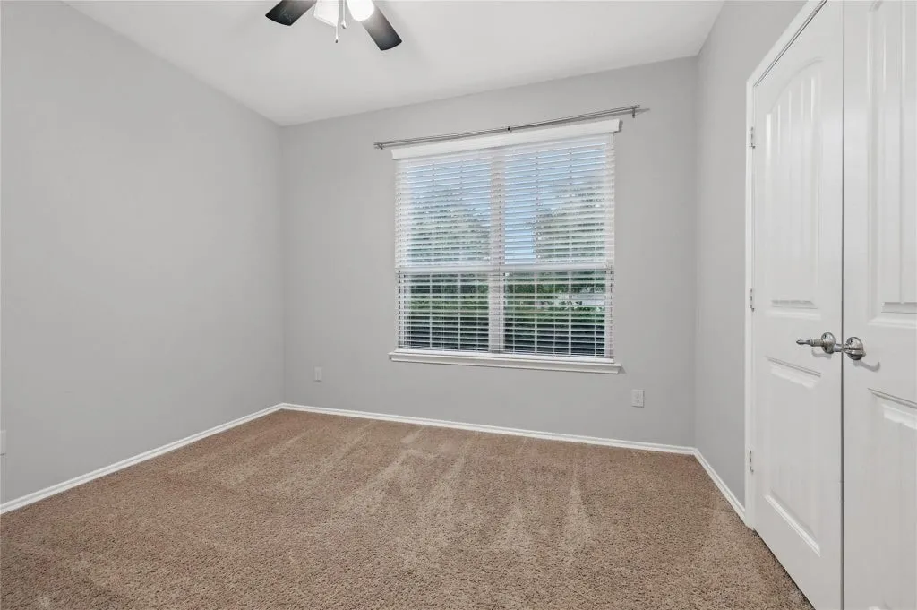 Single Family Residence For Sale in Grayson County , 1512 Greenbrier Drive, Van Alstyne, Texas 75495, 3 Bedroom, 3 Bathroom, 2 Garage spaces, 2,193 Sqft, built in 2015, mls#21366263, Real Estate Agent in Van Alstyne, Homes For Sale in Grayson county, Homes For Sale in Van Alstyne, Realtor in Van Alstyne Texas, Real Estate Brokerage Independent Realty Texas, Luminita Cordes Realtor