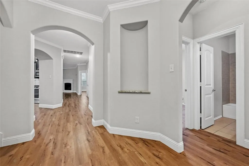 Single Family Residence For Sale in Grayson County , 1512 Greenbrier Drive, Van Alstyne, Texas 75495, 3 Bedroom, 3 Bathroom, 2 Garage spaces, 2,193 Sqft, built in 2015, mls#21366263, Real Estate Agent in Van Alstyne, Homes For Sale in Grayson county, Homes For Sale in Van Alstyne, Realtor in Van Alstyne Texas, Real Estate Brokerage Independent Realty Texas, Luminita Cordes Realtor