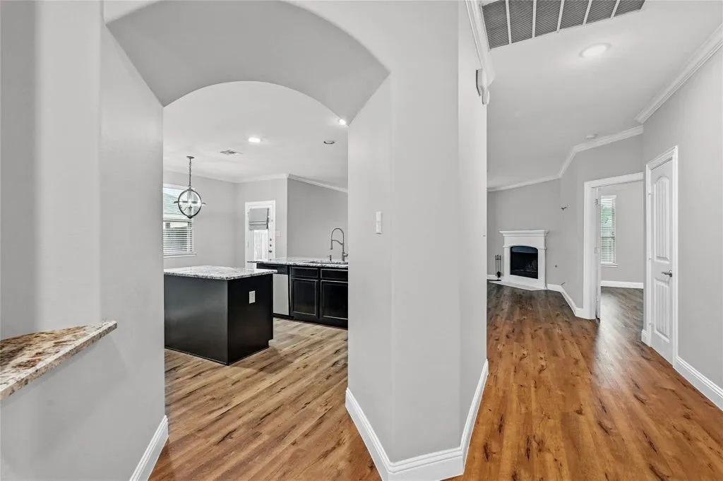 Single Family Residence For Sale in Grayson County , 1512 Greenbrier Drive, Van Alstyne, Texas 75495, 3 Bedroom, 3 Bathroom, 2 Garage spaces, 2,193 Sqft, built in 2015, mls#21366263, Real Estate Agent in Van Alstyne, Homes For Sale in Grayson county, Homes For Sale in Van Alstyne, Realtor in Van Alstyne Texas, Real Estate Brokerage Independent Realty Texas, Luminita Cordes Realtor