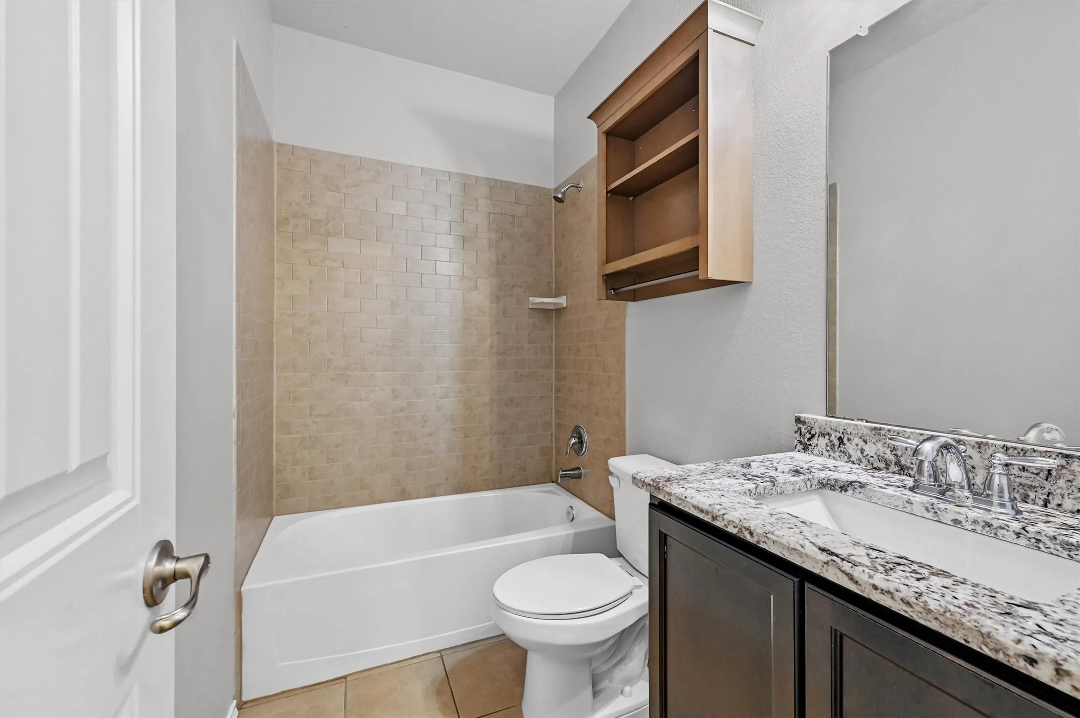 Single Family Residence For Sale in Grayson County , 1512 Greenbrier Drive, Van Alstyne, Texas 75495, 3 Bedroom, 3 Bathroom, 2 Garage spaces, 2,193 Sqft, built in 2015, mls#21366263, Real Estate Agent in Van Alstyne, Homes For Sale in Grayson county, Homes For Sale in Van Alstyne, Realtor in Van Alstyne Texas, Real Estate Brokerage Independent Realty Texas, Luminita Cordes Realtor