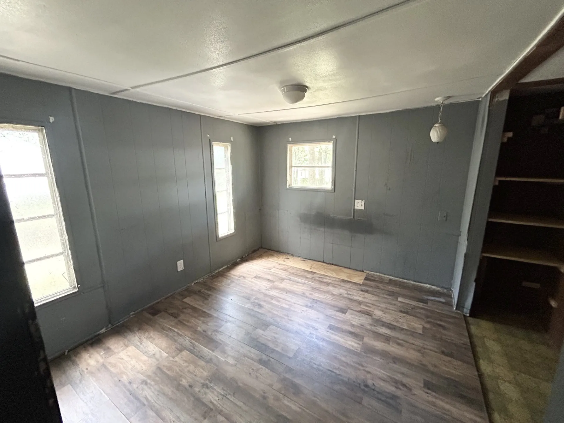 Mobile Home For Sale in Henderson County , 305 Live Oak Lane, Mabank, Texas 75156, 2 Bedroom, 2 Bathroom, Garage spaces, 1,000 Sqft, built in 1968, mls#21368144, Real Estate Agent in Mabank, Homes For Sale in Henderson county, Homes For Sale in Mabank, Realtor in Mabank Texas, Real Estate Brokerage Independent Realty Texas, Luminita Cordes Realtor
