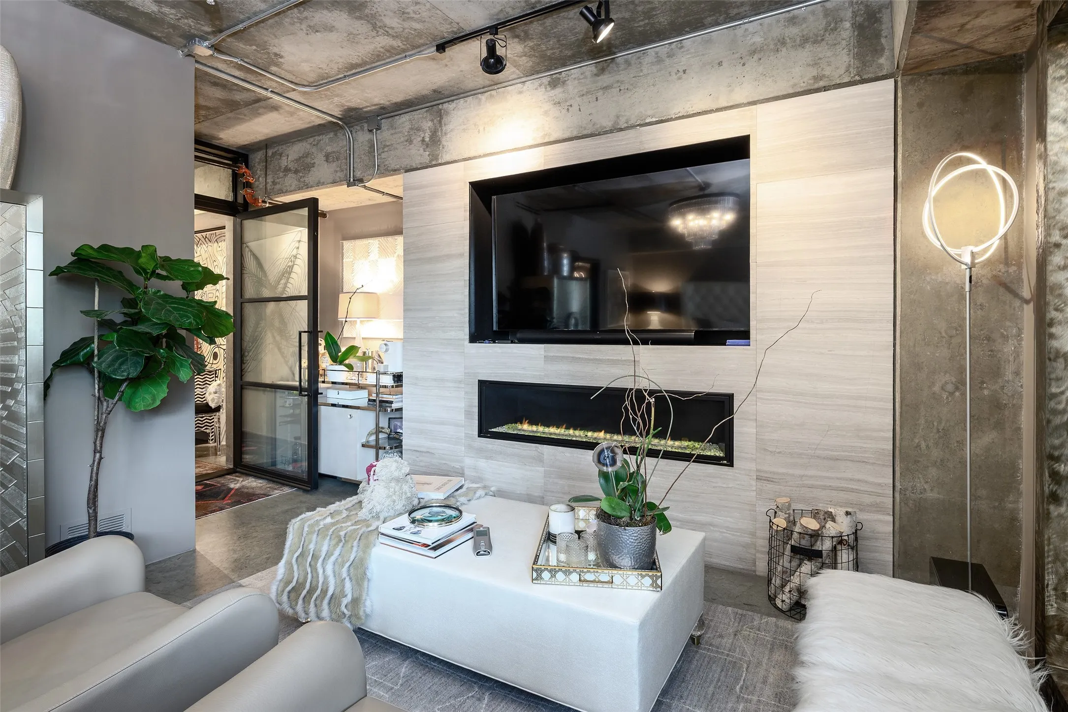 Condominium For Sale in Dallas County , 2011 Cedar Springs Road 603, Dallas, Texas 75201, 2 Bedroom, 2 Bathroom, 2 Garage spaces, 2,316 Sqft, built in 1999, mls#21367914, Real Estate Agent in Dallas, Homes For Sale in Dallas county, Homes For Sale in Dallas, Realtor in Dallas Texas, Real Estate Brokerage Independent Realty Texas, Luminita Cordes Realtor