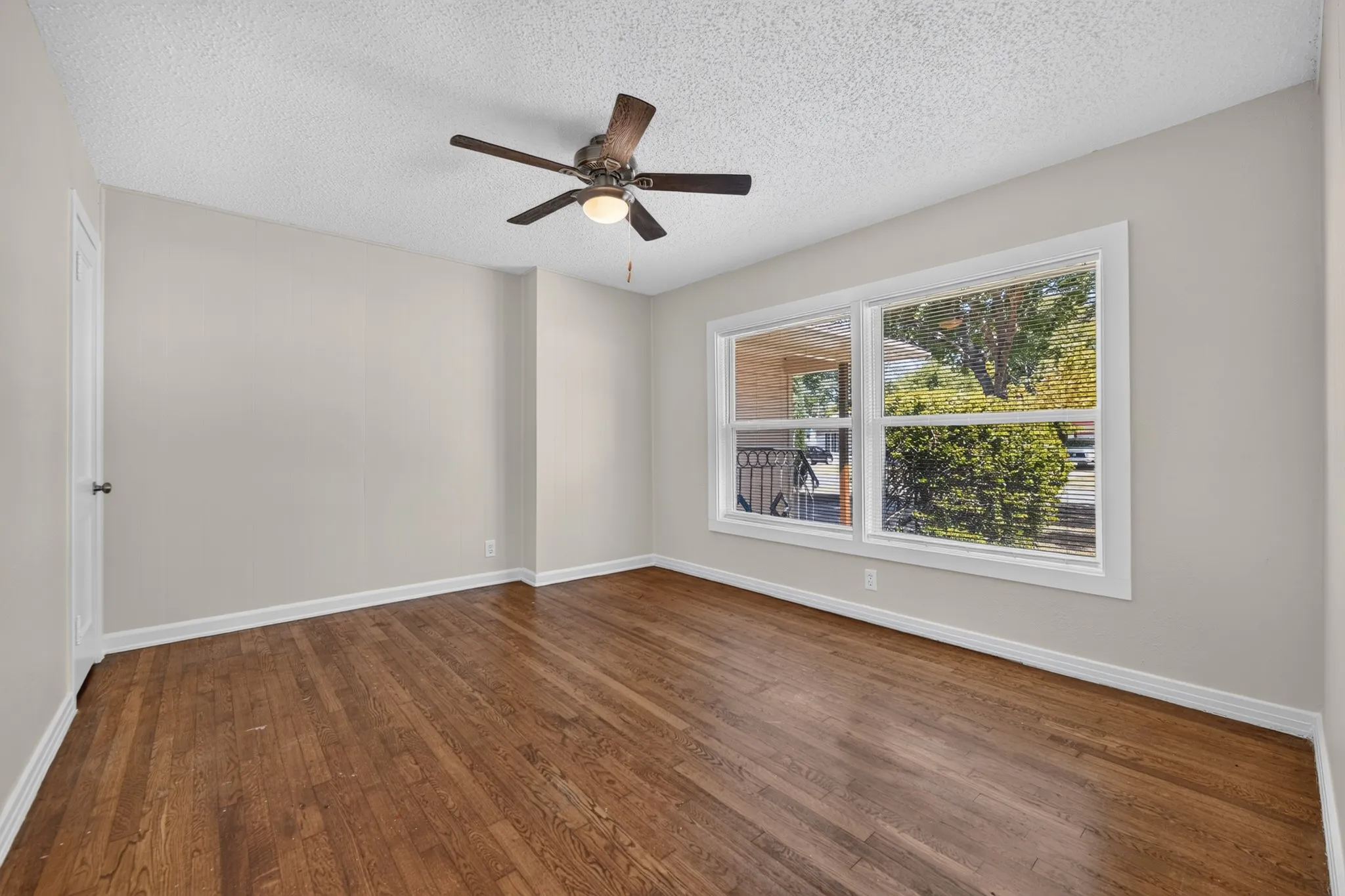 Single Family Residence For Rent in Dallas County , 2358 Norwood Drive, Dallas, Texas 75228, 3 Bedroom, 1 Bathroom, Garage spaces, 1,112 Sqft, built in 1952, mls#21368154, Real Estate Agent in Dallas, Homes For Rent in Dallas county, Homes For Rent in Dallas, Realtor in Dallas Texas, Real Estate Brokerage Independent Realty Texas, Luminita Cordes Realtor