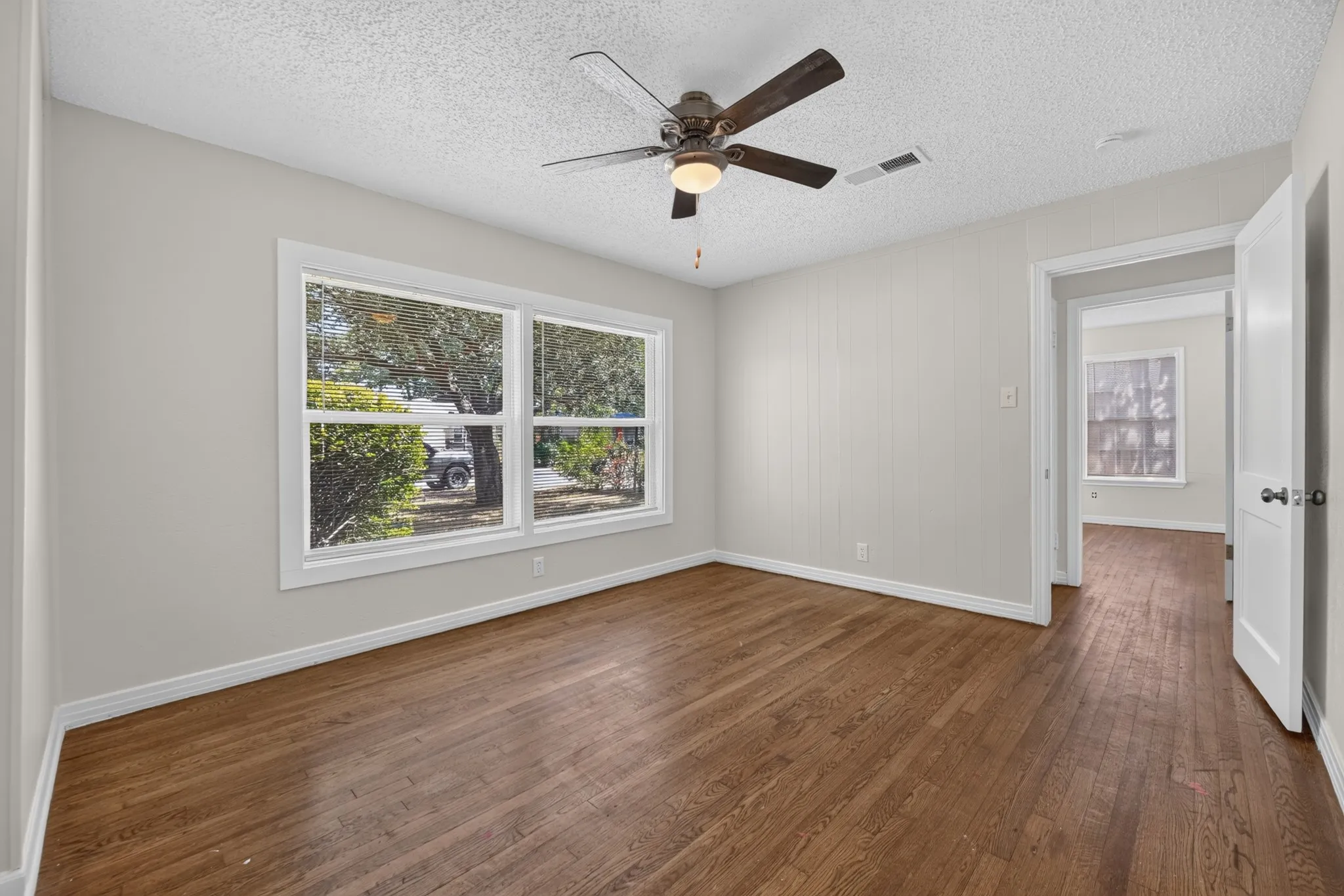 Single Family Residence For Rent in Dallas County , 2358 Norwood Drive, Dallas, Texas 75228, 3 Bedroom, 1 Bathroom, Garage spaces, 1,112 Sqft, built in 1952, mls#21368154, Real Estate Agent in Dallas, Homes For Rent in Dallas county, Homes For Rent in Dallas, Realtor in Dallas Texas, Real Estate Brokerage Independent Realty Texas, Luminita Cordes Realtor