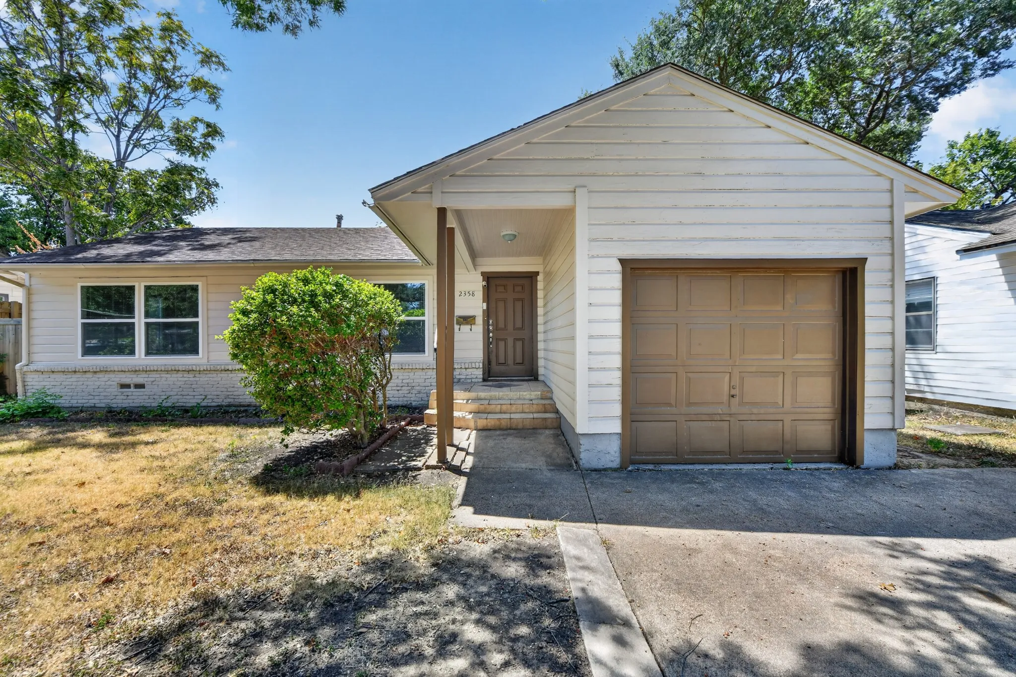 Single Family Residence For Rent in Dallas County , 2358 Norwood Drive, Dallas, Texas 75228, 3 Bedroom, 1 Bathroom, Garage spaces, 1,112 Sqft, built in 1952, mls#21368154, Real Estate Agent in Dallas, Homes For Rent in Dallas county, Homes For Rent in Dallas, Realtor in Dallas Texas, Real Estate Brokerage Independent Realty Texas, Luminita Cordes Realtor