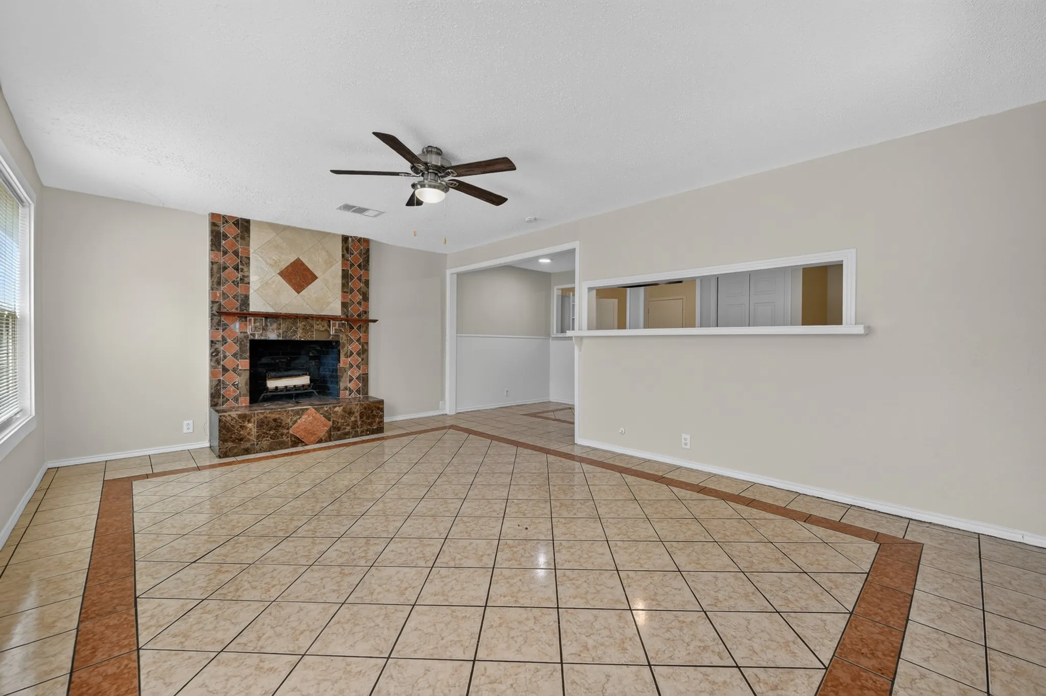 Single Family Residence For Rent in Dallas County , 2358 Norwood Drive, Dallas, Texas 75228, 3 Bedroom, 1 Bathroom, Garage spaces, 1,112 Sqft, built in 1952, mls#21368154, Real Estate Agent in Dallas, Homes For Rent in Dallas county, Homes For Rent in Dallas, Realtor in Dallas Texas, Real Estate Brokerage Independent Realty Texas, Luminita Cordes Realtor