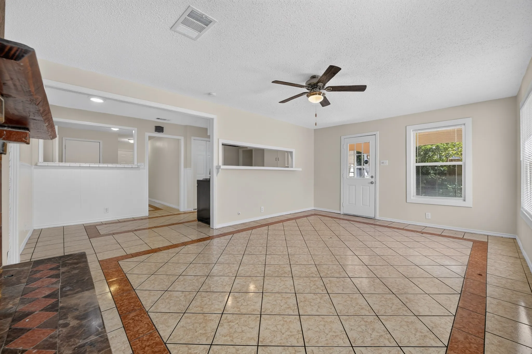 Single Family Residence For Rent in Dallas County , 2358 Norwood Drive, Dallas, Texas 75228, 3 Bedroom, 1 Bathroom, Garage spaces, 1,112 Sqft, built in 1952, mls#21368154, Real Estate Agent in Dallas, Homes For Rent in Dallas county, Homes For Rent in Dallas, Realtor in Dallas Texas, Real Estate Brokerage Independent Realty Texas, Luminita Cordes Realtor