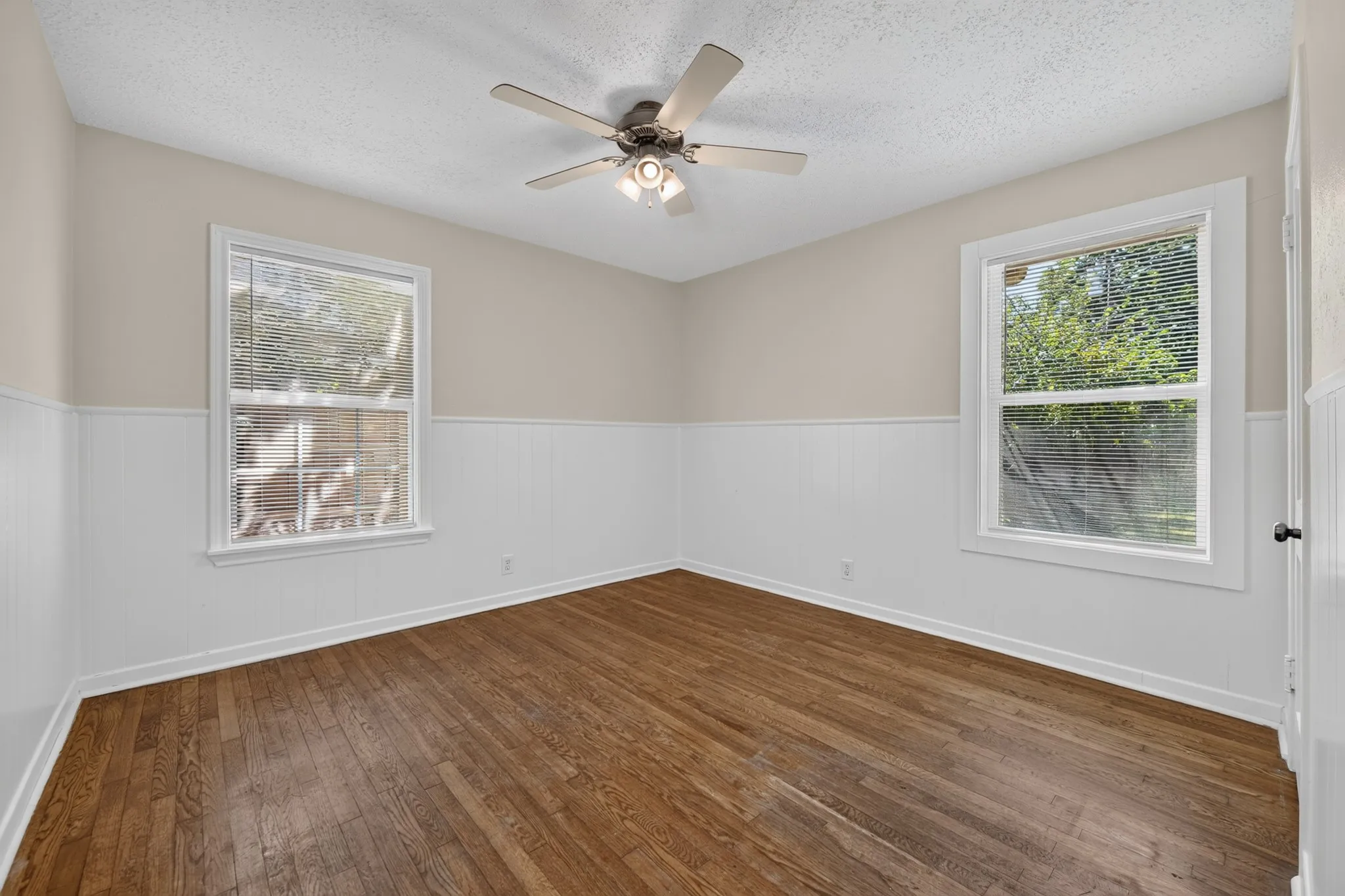 Single Family Residence For Rent in Dallas County , 2358 Norwood Drive, Dallas, Texas 75228, 3 Bedroom, 1 Bathroom, Garage spaces, 1,112 Sqft, built in 1952, mls#21368154, Real Estate Agent in Dallas, Homes For Rent in Dallas county, Homes For Rent in Dallas, Realtor in Dallas Texas, Real Estate Brokerage Independent Realty Texas, Luminita Cordes Realtor