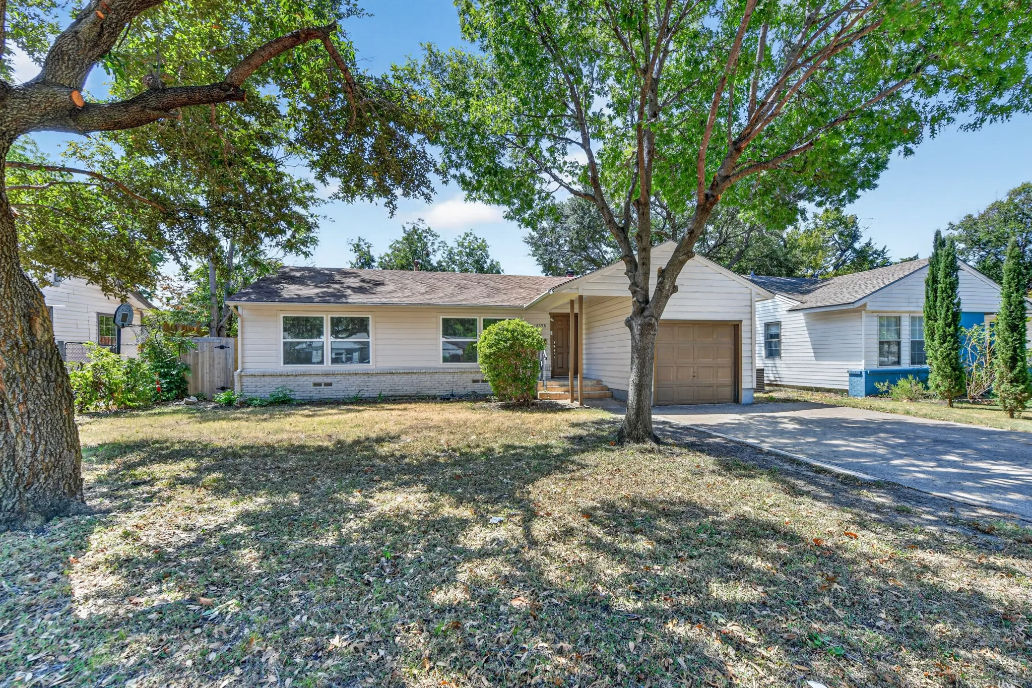 Single Family Residence For Rent in Dallas County , 2358 Norwood Drive, Dallas, Texas 75228, 3 Bedroom, 1 Bathroom, Garage spaces, 1,112 Sqft, built in 1952, mls#21368154, Real Estate Agent in Dallas, Homes For Rent in Dallas county, Homes For Rent in Dallas, Realtor in Dallas Texas, Real Estate Brokerage Independent Realty Texas, Luminita Cordes Realtor