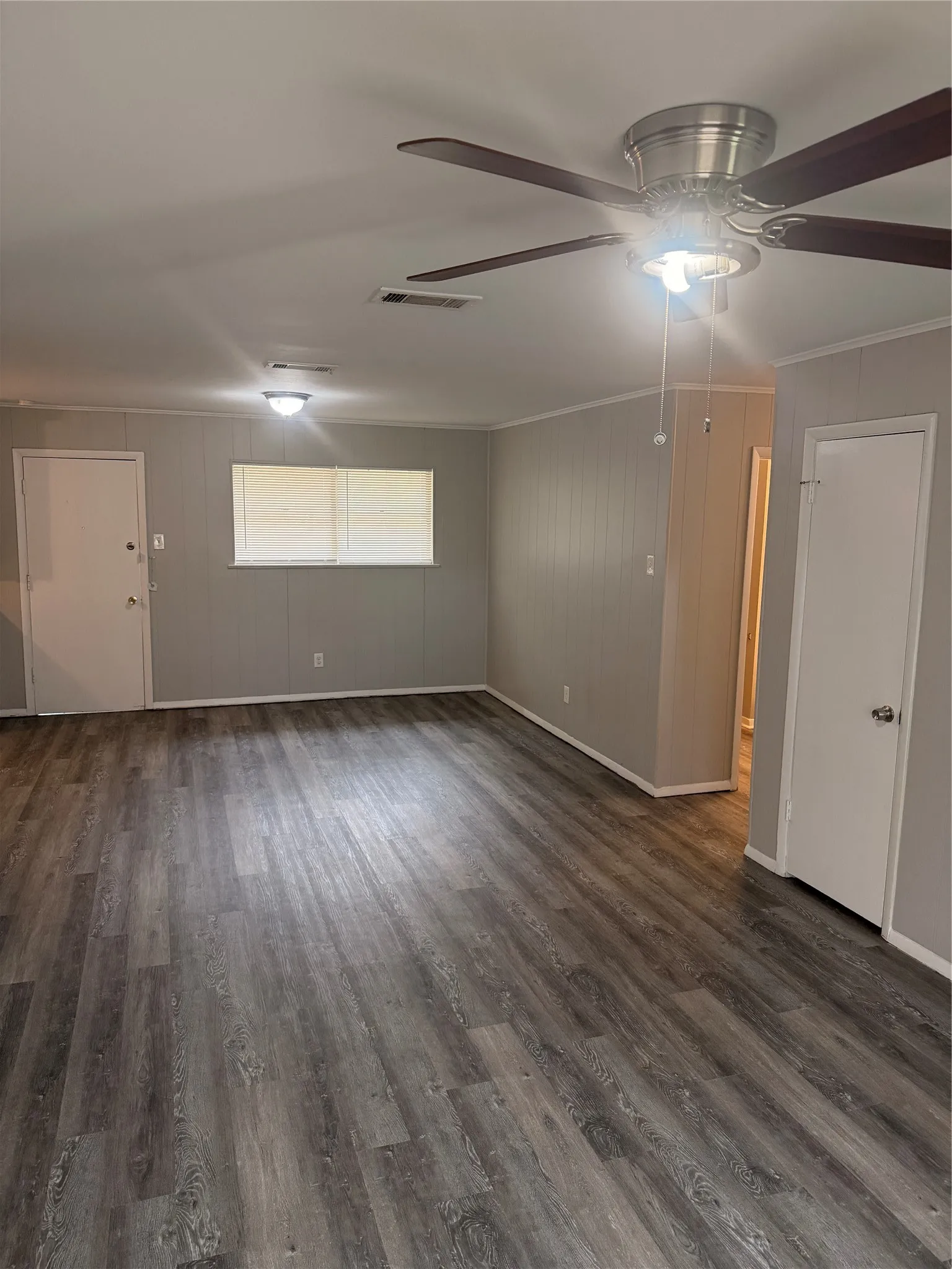 Single Family Residence For Rent in Tarrant County , 6541 Avalon, Watauga, Texas 76148, 3 Bedroom, 2 Bathroom, 1 Garage spaces, 1,549 Sqft, built in 1961, mls#21368156, Real Estate Agent in Watauga, Homes For Rent in Tarrant county, Homes For Rent in Watauga, Realtor in Watauga Texas, Real Estate Brokerage Independent Realty Texas, Luminita Cordes Realtor