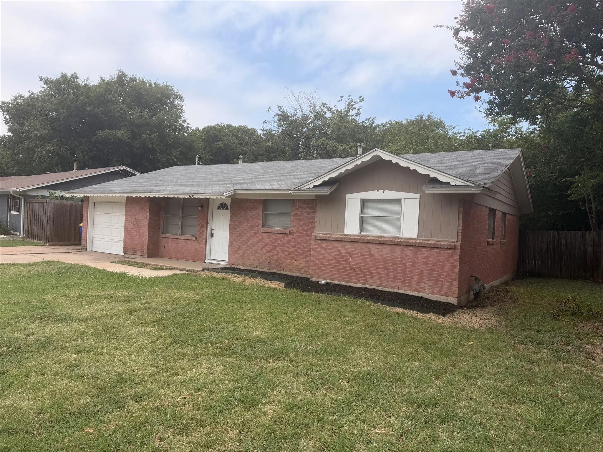 Single Family Residence For Rent in Tarrant County , 6541 Avalon, Watauga, Texas 76148, 3 Bedroom, 2 Bathroom, 1 Garage spaces, 1,549 Sqft, built in 1961, mls#21368156, Real Estate Agent in Watauga, Homes For Rent in Tarrant county, Homes For Rent in Watauga, Realtor in Watauga Texas, Real Estate Brokerage Independent Realty Texas, Luminita Cordes Realtor