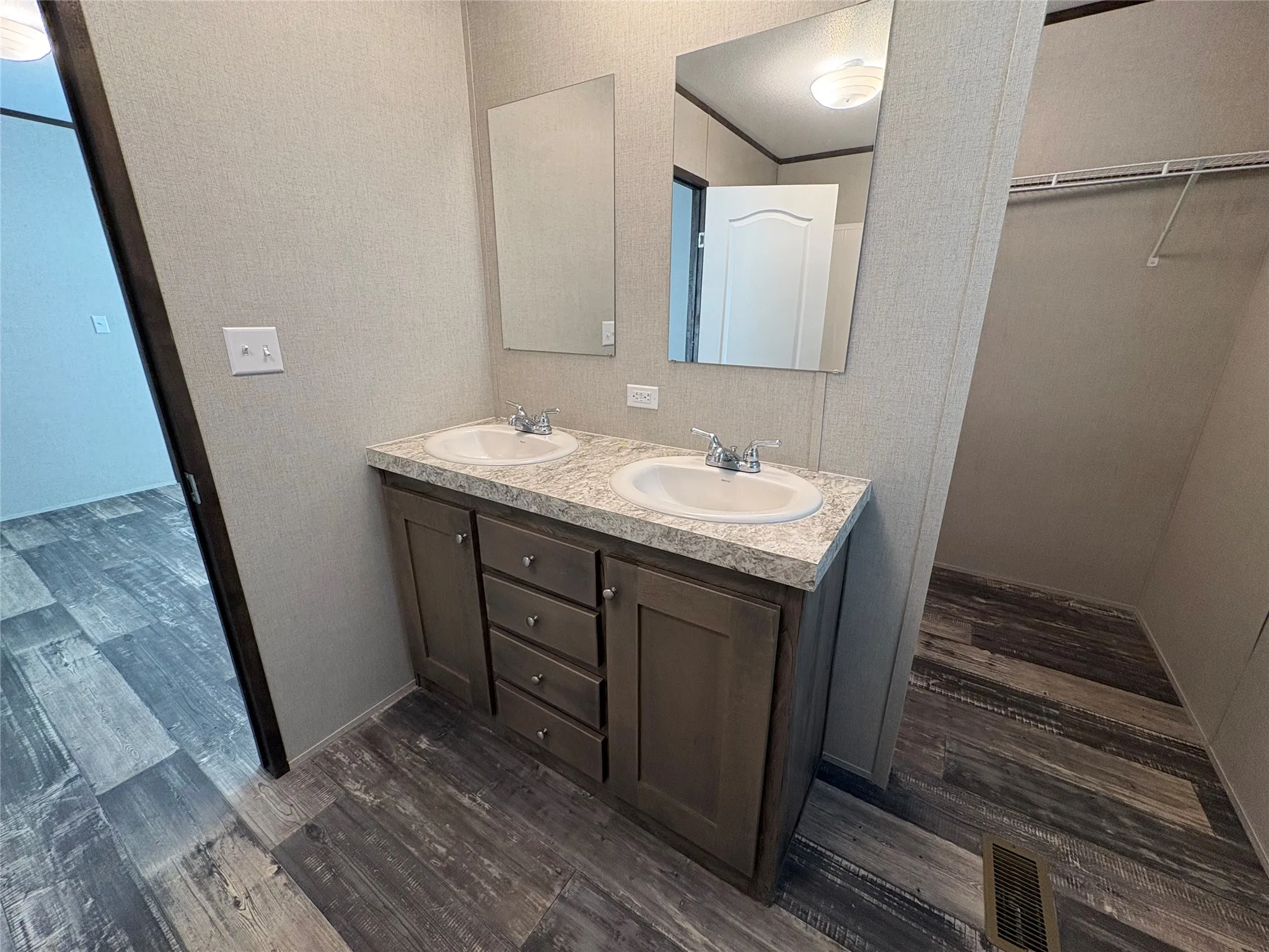 Manufactured Home For Sale in Hood County , 6806 Blue Ridge Road, Weatherford, Texas 76087, 2 Bedroom, 2 Bathroom, Garage spaces, 960 Sqft, built in 2023, mls#21367366, Real Estate Agent in Weatherford, Homes For Sale in Hood county, Homes For Sale in Weatherford, Realtor in Weatherford Texas, Real Estate Brokerage Independent Realty Texas, Luminita Cordes Realtor
