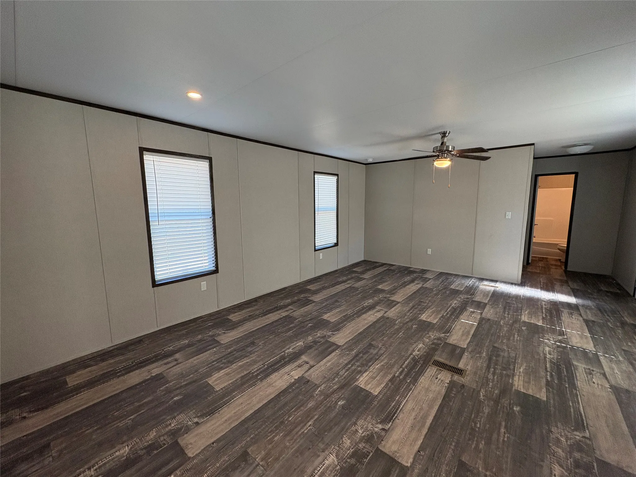Manufactured Home For Sale in Hood County , 6806 Blue Ridge Road, Weatherford, Texas 76087, 2 Bedroom, 2 Bathroom, Garage spaces, 960 Sqft, built in 2023, mls#21367366, Real Estate Agent in Weatherford, Homes For Sale in Hood county, Homes For Sale in Weatherford, Realtor in Weatherford Texas, Real Estate Brokerage Independent Realty Texas, Luminita Cordes Realtor