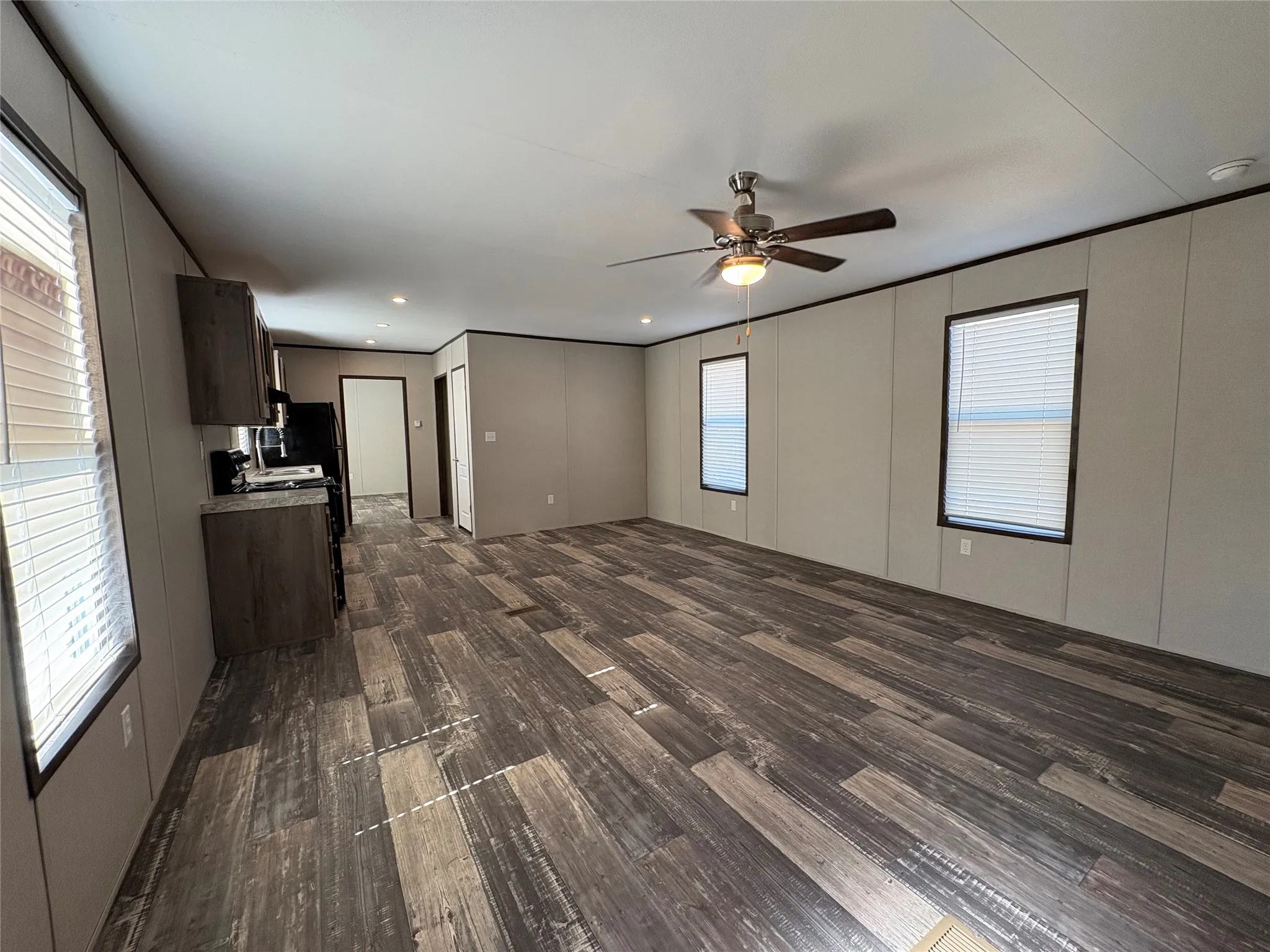 Manufactured Home For Sale in Hood County , 6806 Blue Ridge Road, Weatherford, Texas 76087, 2 Bedroom, 2 Bathroom, Garage spaces, 960 Sqft, built in 2023, mls#21367366, Real Estate Agent in Weatherford, Homes For Sale in Hood county, Homes For Sale in Weatherford, Realtor in Weatherford Texas, Real Estate Brokerage Independent Realty Texas, Luminita Cordes Realtor