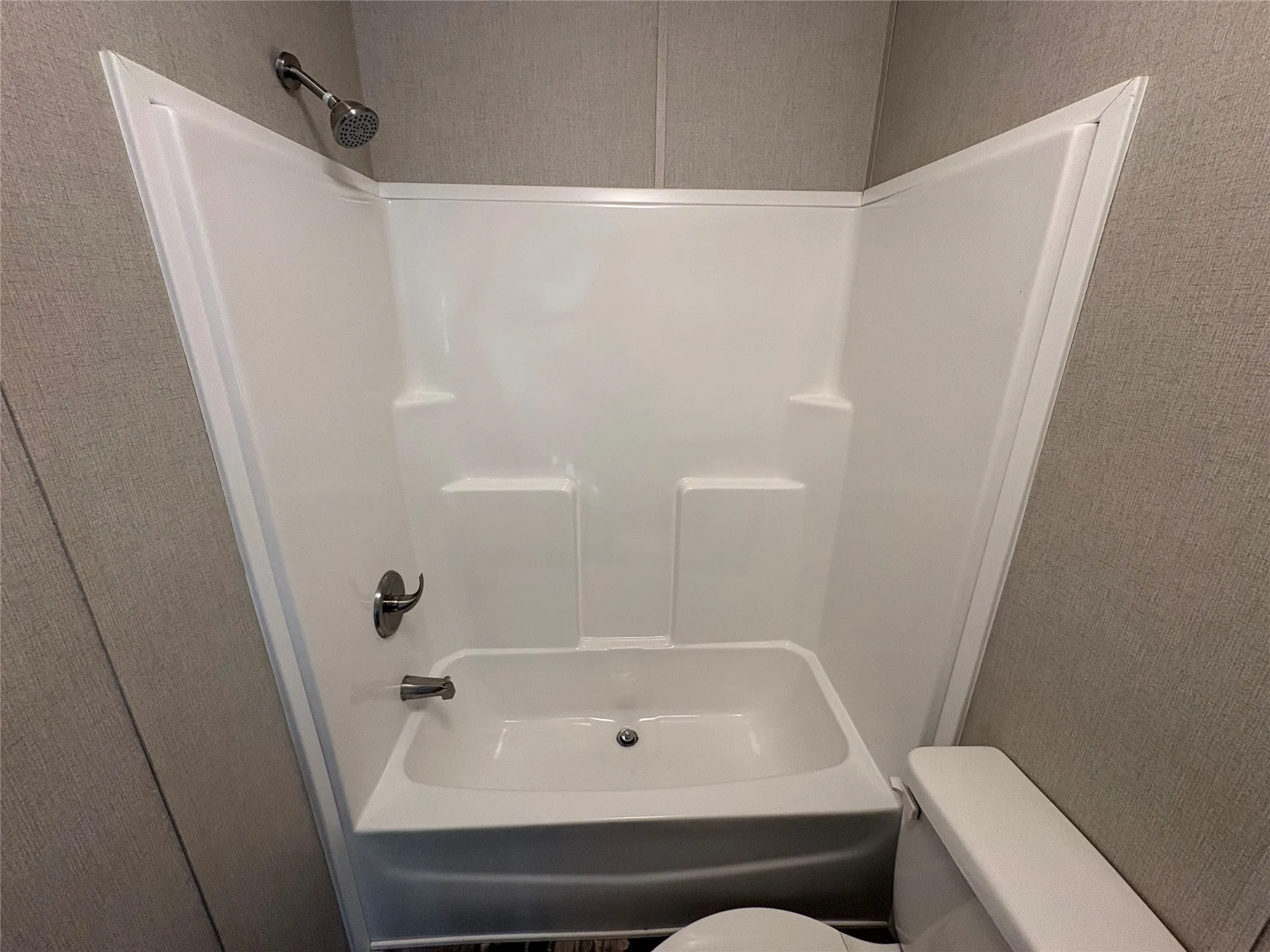 Manufactured Home For Sale in Hood County , 6806 Blue Ridge Road, Weatherford, Texas 76087, 2 Bedroom, 2 Bathroom, Garage spaces, 960 Sqft, built in 2023, mls#21367366, Real Estate Agent in Weatherford, Homes For Sale in Hood county, Homes For Sale in Weatherford, Realtor in Weatherford Texas, Real Estate Brokerage Independent Realty Texas, Luminita Cordes Realtor