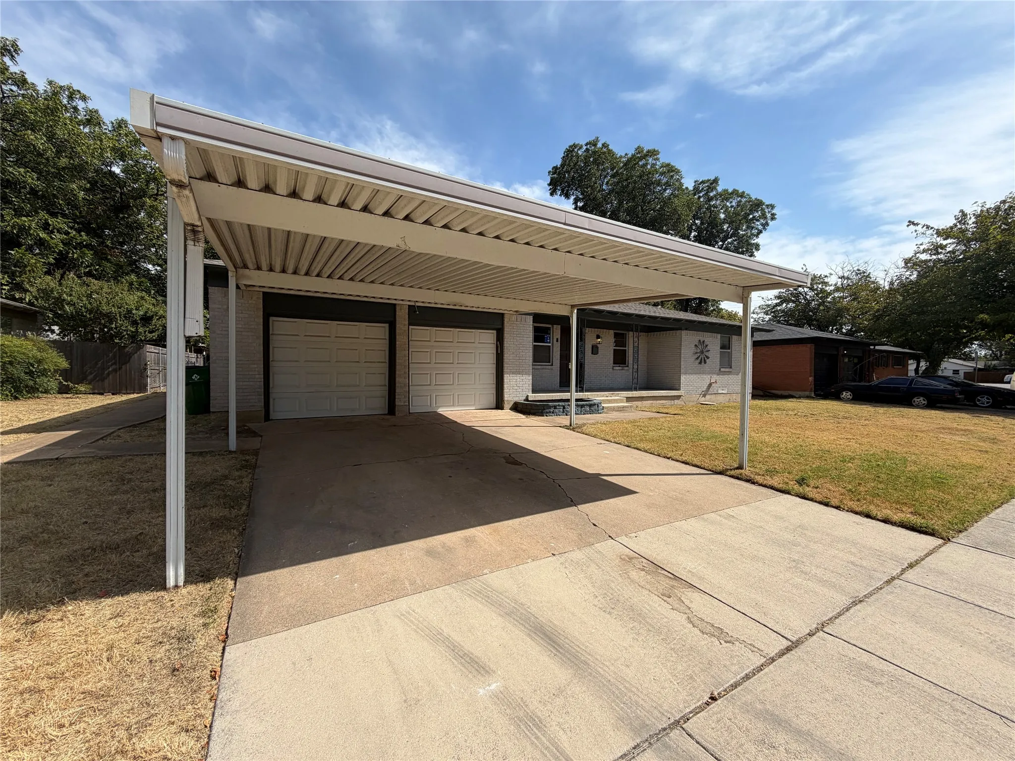 Single Family Residence For Sale in Tarrant County , 5421 Bonnie Wayne Street, Haltom City, Texas 76117, 3 Bedroom, 2 Bathroom, 2 Garage spaces, 1,444 Sqft, built in 1959, mls#21368160, Real Estate Agent in Haltom City, Homes For Sale in Tarrant county, Homes For Sale in Haltom City, Realtor in Haltom City Texas, Real Estate Brokerage Independent Realty Texas, Luminita Cordes Realtor