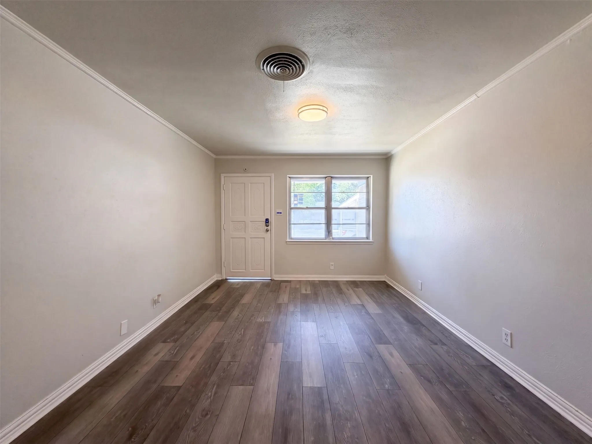 Single Family Residence For Sale in Tarrant County , 5421 Bonnie Wayne Street, Haltom City, Texas 76117, 3 Bedroom, 2 Bathroom, 2 Garage spaces, 1,444 Sqft, built in 1959, mls#21368160, Real Estate Agent in Haltom City, Homes For Sale in Tarrant county, Homes For Sale in Haltom City, Realtor in Haltom City Texas, Real Estate Brokerage Independent Realty Texas, Luminita Cordes Realtor