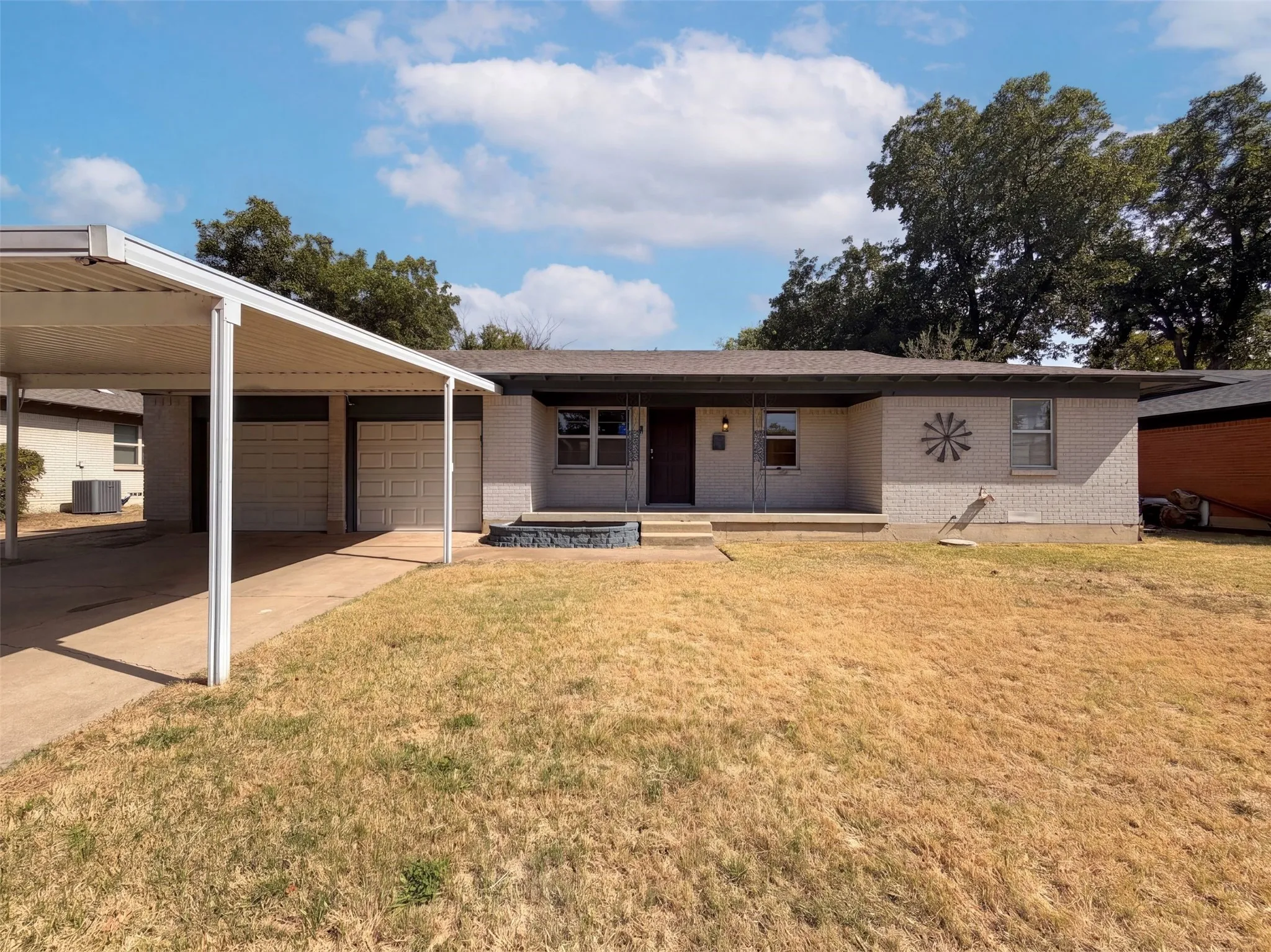 Single Family Residence For Sale in Tarrant County , 5421 Bonnie Wayne Street, Haltom City, Texas 76117, 3 Bedroom, 2 Bathroom, 2 Garage spaces, 1,444 Sqft, built in 1959, mls#21368160, Real Estate Agent in Haltom City, Homes For Sale in Tarrant county, Homes For Sale in Haltom City, Realtor in Haltom City Texas, Real Estate Brokerage Independent Realty Texas, Luminita Cordes Realtor
