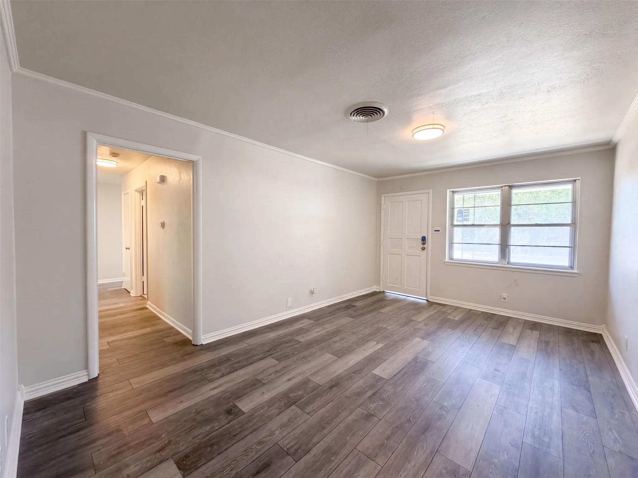 Single Family Residence For Sale in Tarrant County , 5421 Bonnie Wayne Street, Haltom City, Texas 76117, 3 Bedroom, 2 Bathroom, 2 Garage spaces, 1,444 Sqft, built in 1959, mls#21368160, Real Estate Agent in Haltom City, Homes For Sale in Tarrant county, Homes For Sale in Haltom City, Realtor in Haltom City Texas, Real Estate Brokerage Independent Realty Texas, Luminita Cordes Realtor