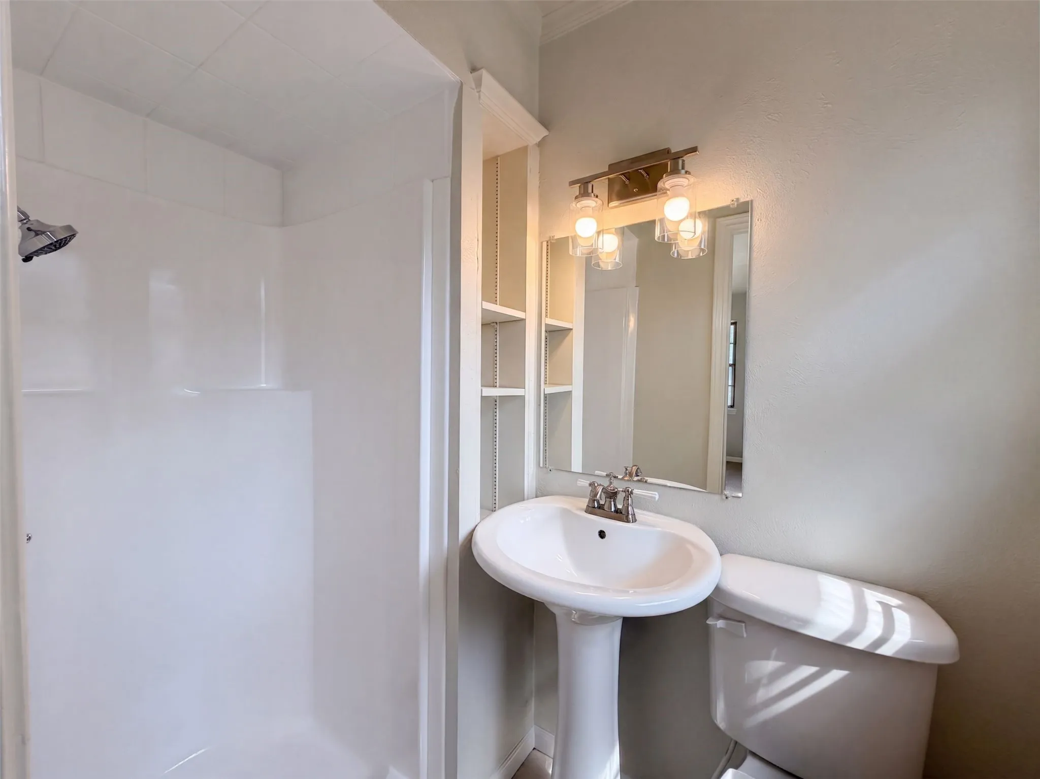 Single Family Residence For Sale in Tarrant County , 5421 Bonnie Wayne Street, Haltom City, Texas 76117, 3 Bedroom, 2 Bathroom, 2 Garage spaces, 1,444 Sqft, built in 1959, mls#21368160, Real Estate Agent in Haltom City, Homes For Sale in Tarrant county, Homes For Sale in Haltom City, Realtor in Haltom City Texas, Real Estate Brokerage Independent Realty Texas, Luminita Cordes Realtor