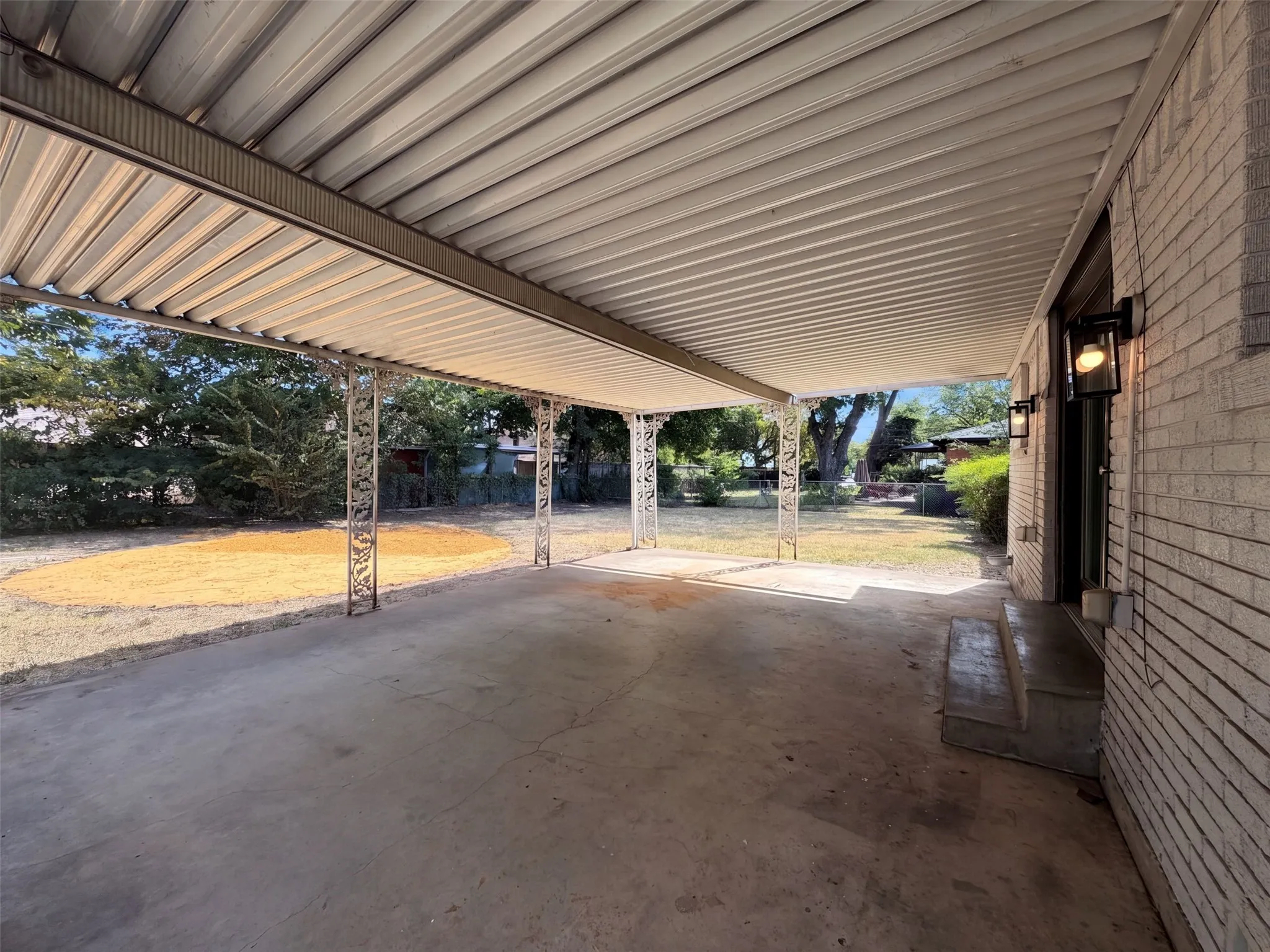 Single Family Residence For Sale in Tarrant County , 5421 Bonnie Wayne Street, Haltom City, Texas 76117, 3 Bedroom, 2 Bathroom, 2 Garage spaces, 1,444 Sqft, built in 1959, mls#21368160, Real Estate Agent in Haltom City, Homes For Sale in Tarrant county, Homes For Sale in Haltom City, Realtor in Haltom City Texas, Real Estate Brokerage Independent Realty Texas, Luminita Cordes Realtor