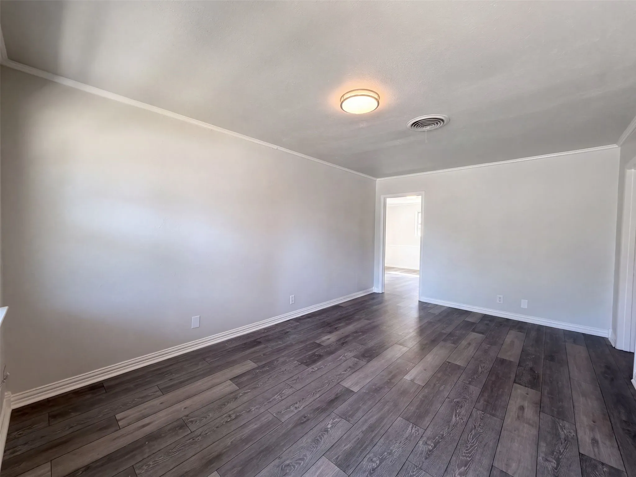Single Family Residence For Sale in Tarrant County , 5421 Bonnie Wayne Street, Haltom City, Texas 76117, 3 Bedroom, 2 Bathroom, 2 Garage spaces, 1,444 Sqft, built in 1959, mls#21368160, Real Estate Agent in Haltom City, Homes For Sale in Tarrant county, Homes For Sale in Haltom City, Realtor in Haltom City Texas, Real Estate Brokerage Independent Realty Texas, Luminita Cordes Realtor