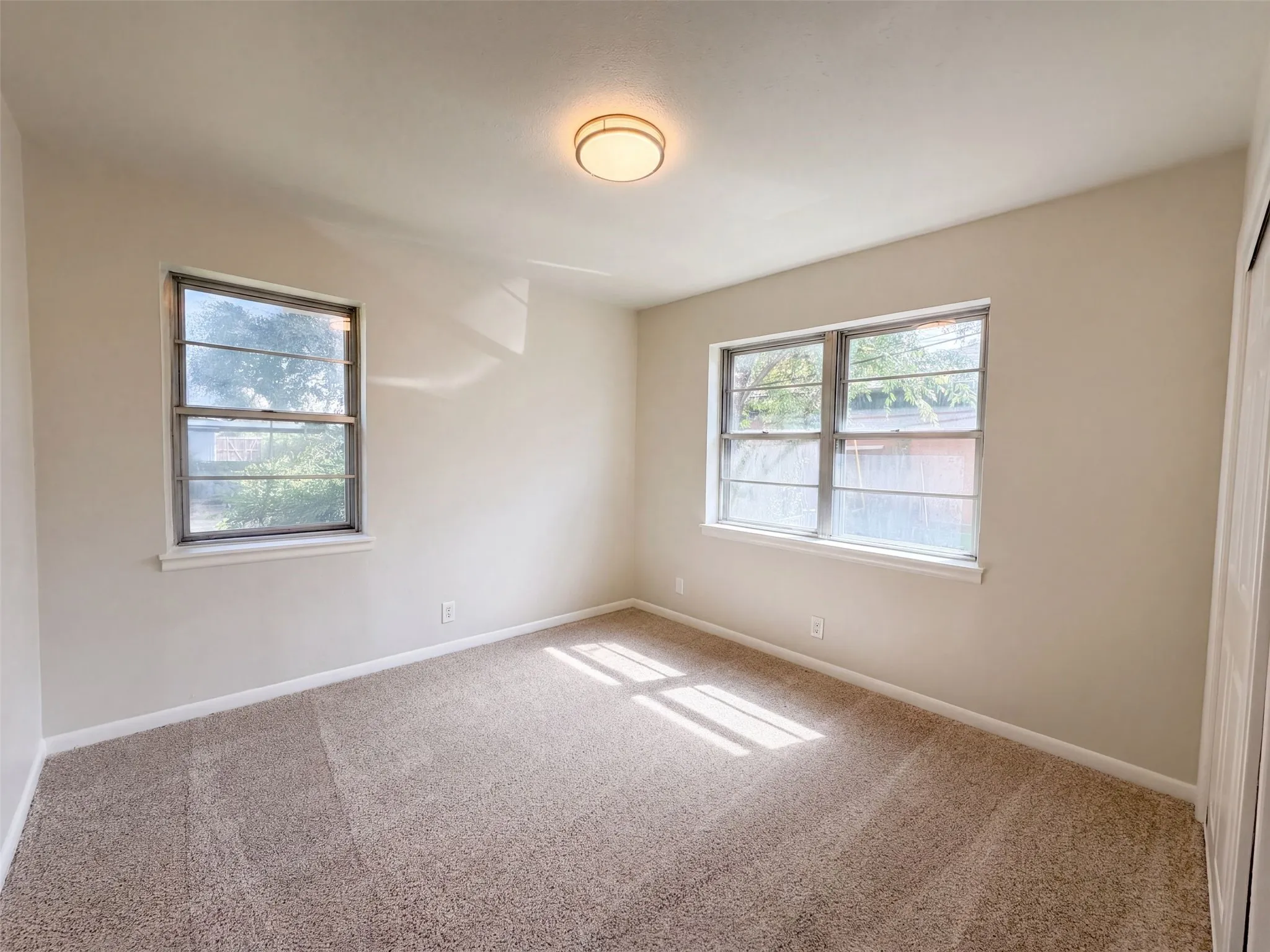 Single Family Residence For Sale in Tarrant County , 5421 Bonnie Wayne Street, Haltom City, Texas 76117, 3 Bedroom, 2 Bathroom, 2 Garage spaces, 1,444 Sqft, built in 1959, mls#21368160, Real Estate Agent in Haltom City, Homes For Sale in Tarrant county, Homes For Sale in Haltom City, Realtor in Haltom City Texas, Real Estate Brokerage Independent Realty Texas, Luminita Cordes Realtor
