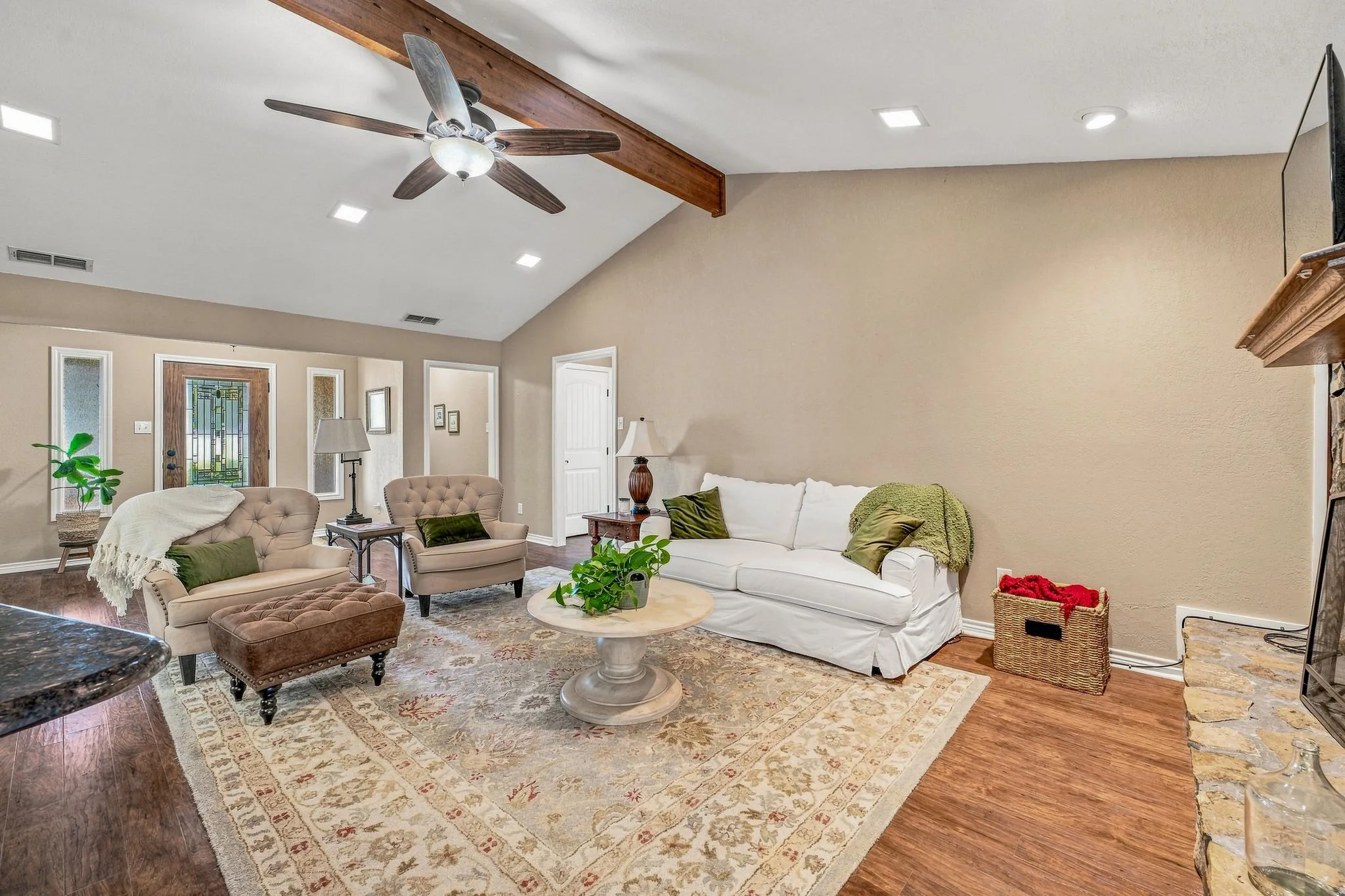 Single Family Residence For Sale in Erath County , 907 County Road 484, Stephenville, Texas 76401, 4 Bedroom, 3 Bathroom, 2 Garage spaces, 2,351 Sqft, built in 1976, mls#21368060, Real Estate Agent in Stephenville, Homes For Sale in Erath county, Homes For Sale in Stephenville, Realtor in Stephenville Texas, Real Estate Brokerage Independent Realty Texas, Luminita Cordes Realtor