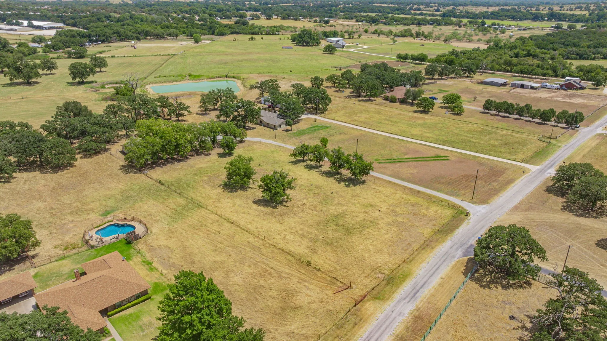 Single Family Residence For Sale in Erath County , 907 County Road 484, Stephenville, Texas 76401, 4 Bedroom, 3 Bathroom, 2 Garage spaces, 2,351 Sqft, built in 1976, mls#21368060, Real Estate Agent in Stephenville, Homes For Sale in Erath county, Homes For Sale in Stephenville, Realtor in Stephenville Texas, Real Estate Brokerage Independent Realty Texas, Luminita Cordes Realtor