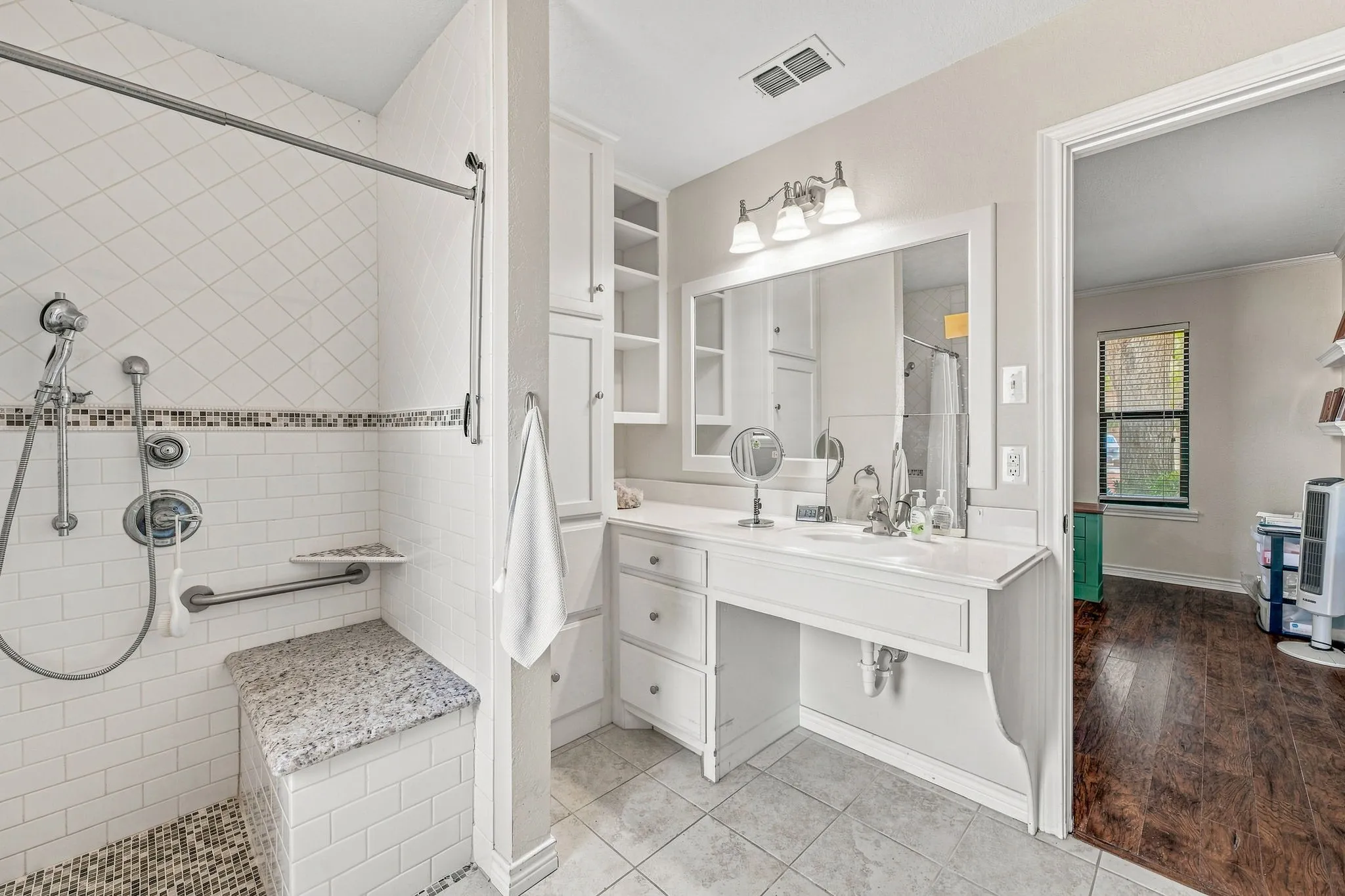 Single Family Residence For Sale in Erath County , 907 County Road 484, Stephenville, Texas 76401, 4 Bedroom, 3 Bathroom, 2 Garage spaces, 2,351 Sqft, built in 1976, mls#21368060, Real Estate Agent in Stephenville, Homes For Sale in Erath county, Homes For Sale in Stephenville, Realtor in Stephenville Texas, Real Estate Brokerage Independent Realty Texas, Luminita Cordes Realtor