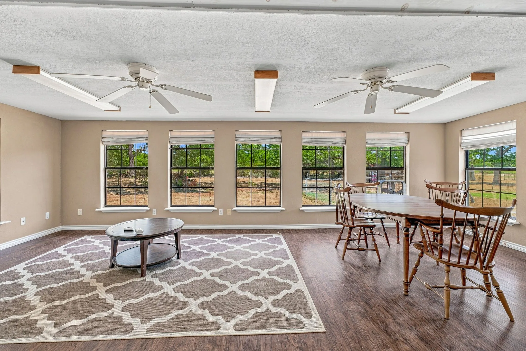 Single Family Residence For Sale in Erath County , 907 County Road 484, Stephenville, Texas 76401, 4 Bedroom, 3 Bathroom, 2 Garage spaces, 2,351 Sqft, built in 1976, mls#21368060, Real Estate Agent in Stephenville, Homes For Sale in Erath county, Homes For Sale in Stephenville, Realtor in Stephenville Texas, Real Estate Brokerage Independent Realty Texas, Luminita Cordes Realtor
