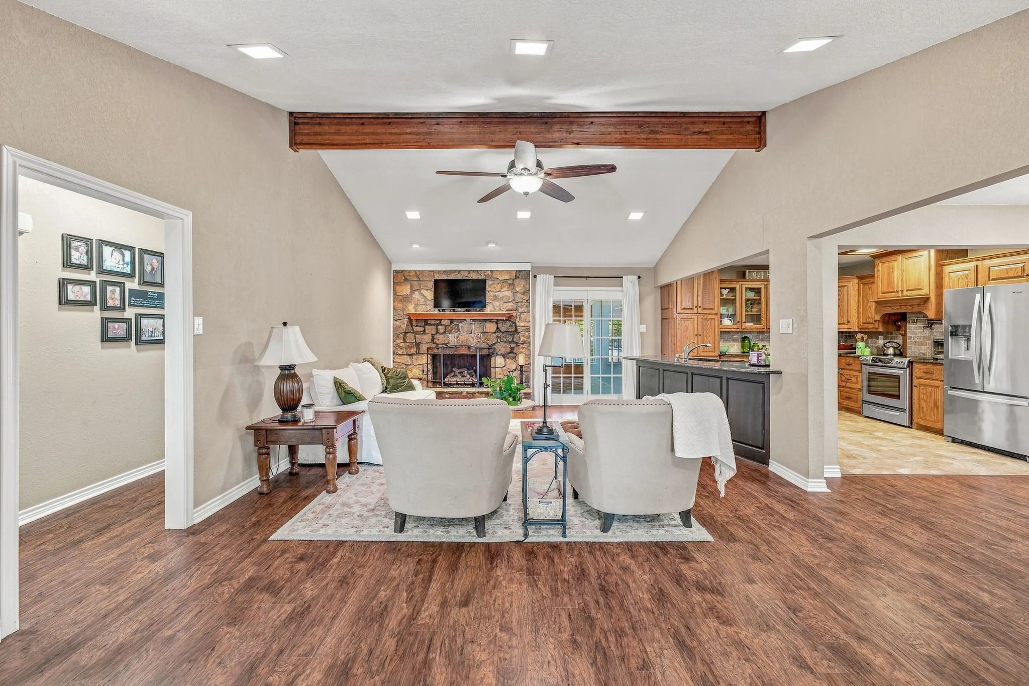 Single Family Residence For Sale in Erath County , 907 County Road 484, Stephenville, Texas 76401, 4 Bedroom, 3 Bathroom, 2 Garage spaces, 2,351 Sqft, built in 1976, mls#21368060, Real Estate Agent in Stephenville, Homes For Sale in Erath county, Homes For Sale in Stephenville, Realtor in Stephenville Texas, Real Estate Brokerage Independent Realty Texas, Luminita Cordes Realtor