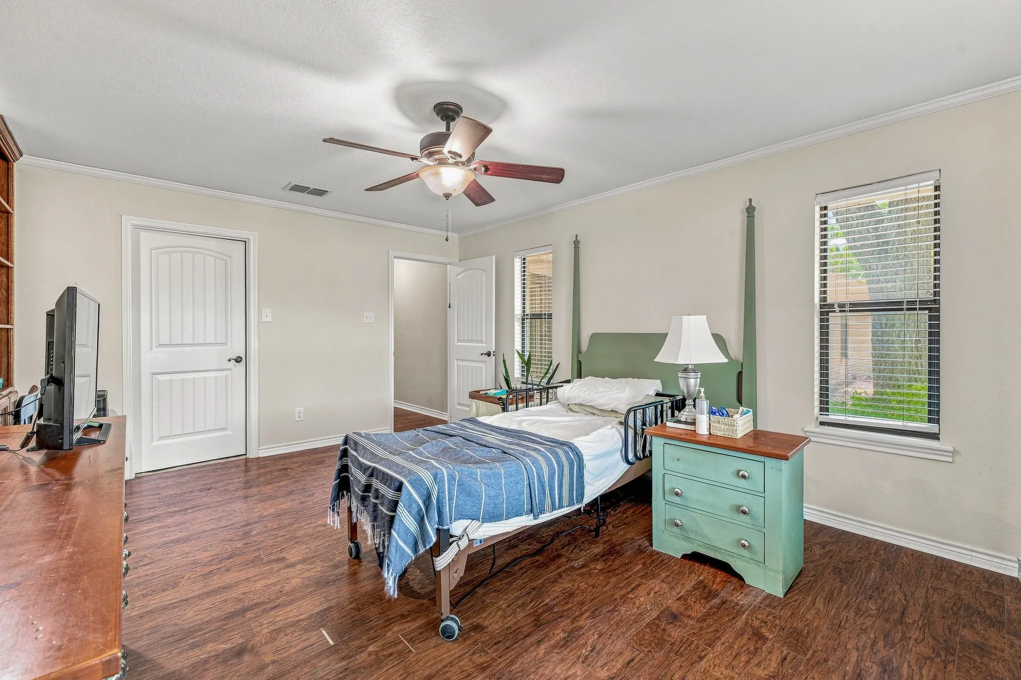 Single Family Residence For Sale in Erath County , 907 County Road 484, Stephenville, Texas 76401, 4 Bedroom, 3 Bathroom, 2 Garage spaces, 2,351 Sqft, built in 1976, mls#21368060, Real Estate Agent in Stephenville, Homes For Sale in Erath county, Homes For Sale in Stephenville, Realtor in Stephenville Texas, Real Estate Brokerage Independent Realty Texas, Luminita Cordes Realtor
