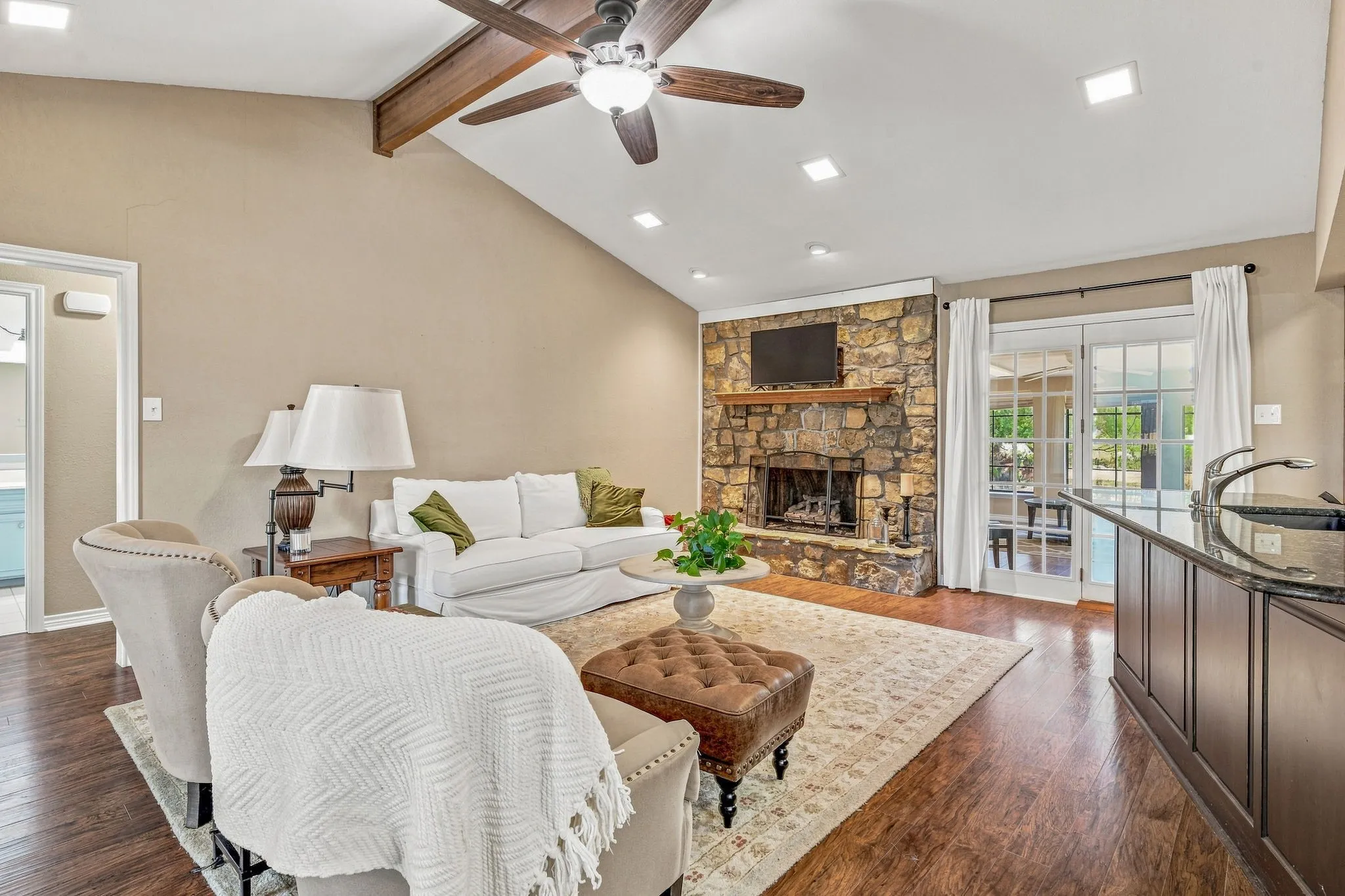 Single Family Residence For Sale in Erath County , 907 County Road 484, Stephenville, Texas 76401, 4 Bedroom, 3 Bathroom, 2 Garage spaces, 2,351 Sqft, built in 1976, mls#21368060, Real Estate Agent in Stephenville, Homes For Sale in Erath county, Homes For Sale in Stephenville, Realtor in Stephenville Texas, Real Estate Brokerage Independent Realty Texas, Luminita Cordes Realtor