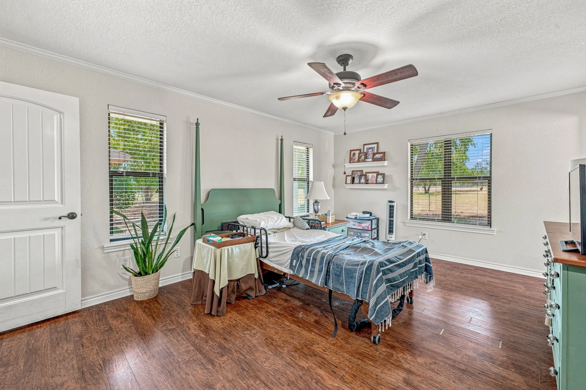 Single Family Residence For Sale in Erath County , 907 County Road 484, Stephenville, Texas 76401, 4 Bedroom, 3 Bathroom, 2 Garage spaces, 2,351 Sqft, built in 1976, mls#21368060, Real Estate Agent in Stephenville, Homes For Sale in Erath county, Homes For Sale in Stephenville, Realtor in Stephenville Texas, Real Estate Brokerage Independent Realty Texas, Luminita Cordes Realtor