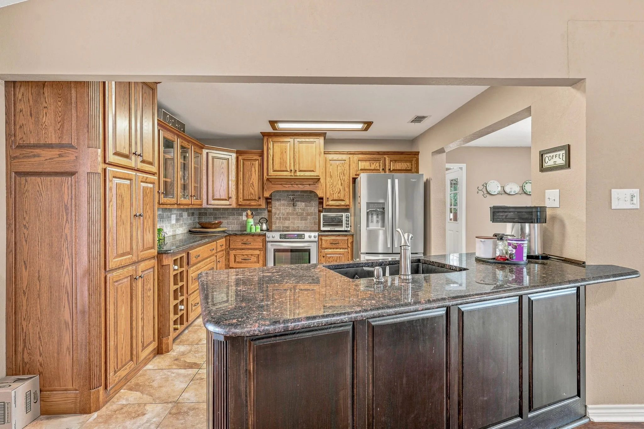Single Family Residence For Sale in Erath County , 907 County Road 484, Stephenville, Texas 76401, 4 Bedroom, 3 Bathroom, 2 Garage spaces, 2,351 Sqft, built in 1976, mls#21368060, Real Estate Agent in Stephenville, Homes For Sale in Erath county, Homes For Sale in Stephenville, Realtor in Stephenville Texas, Real Estate Brokerage Independent Realty Texas, Luminita Cordes Realtor