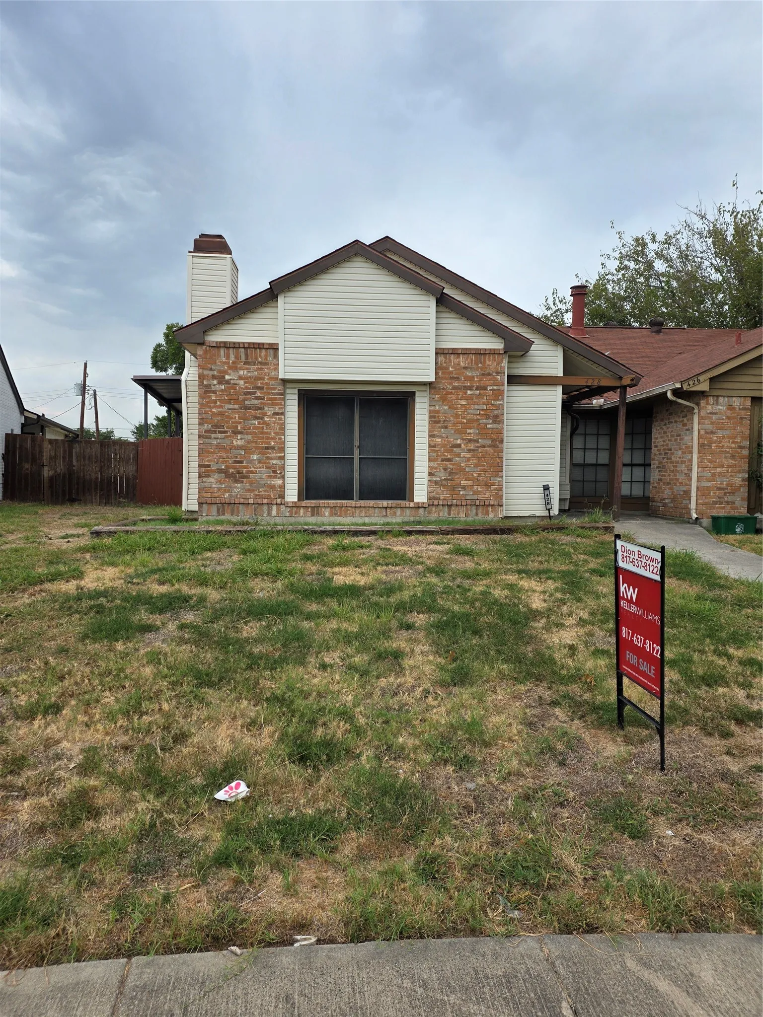 Single Family Residence For Sale in Dallas County , 428 Liberty Place, Grand Prairie, Texas 75052, 2 Bedroom, 2 Bathroom, Garage spaces, 1,121 Sqft, built in 1984, mls#21368077, Real Estate Agent in Grand Prairie, Homes For Sale in Dallas county, Homes For Sale in Grand Prairie, Realtor in Grand Prairie Texas, Real Estate Brokerage Independent Realty Texas, Luminita Cordes Realtor