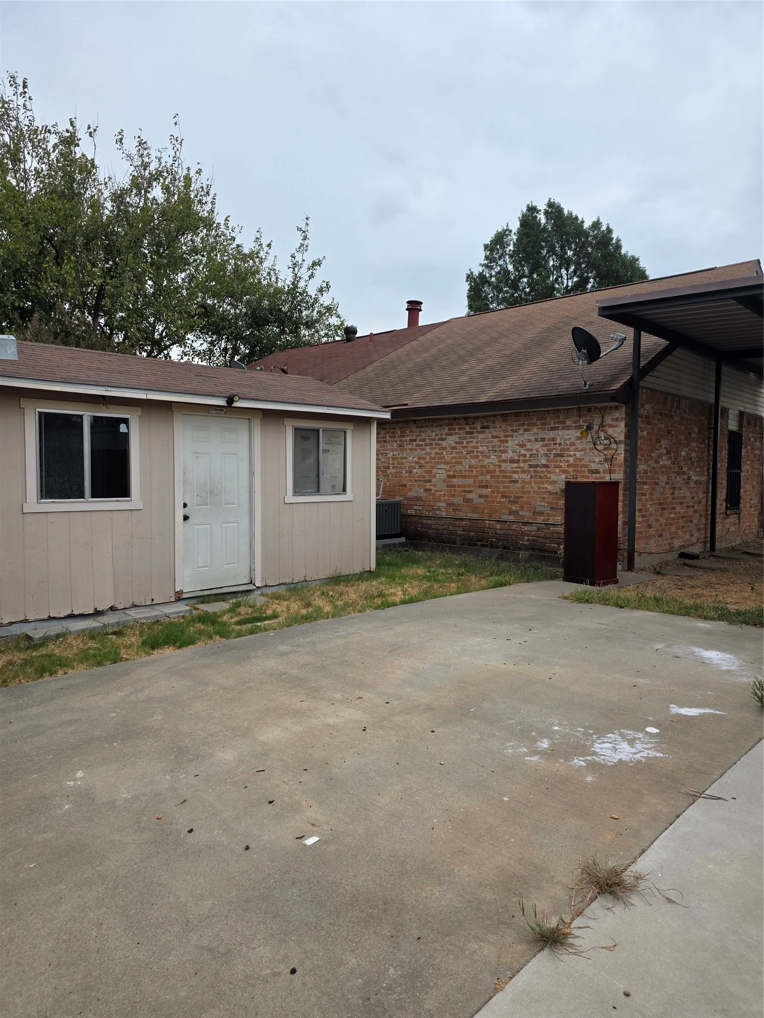 Single Family Residence For Sale in Dallas County , 428 Liberty Place, Grand Prairie, Texas 75052, 2 Bedroom, 2 Bathroom, Garage spaces, 1,121 Sqft, built in 1984, mls#21368077, Real Estate Agent in Grand Prairie, Homes For Sale in Dallas county, Homes For Sale in Grand Prairie, Realtor in Grand Prairie Texas, Real Estate Brokerage Independent Realty Texas, Luminita Cordes Realtor