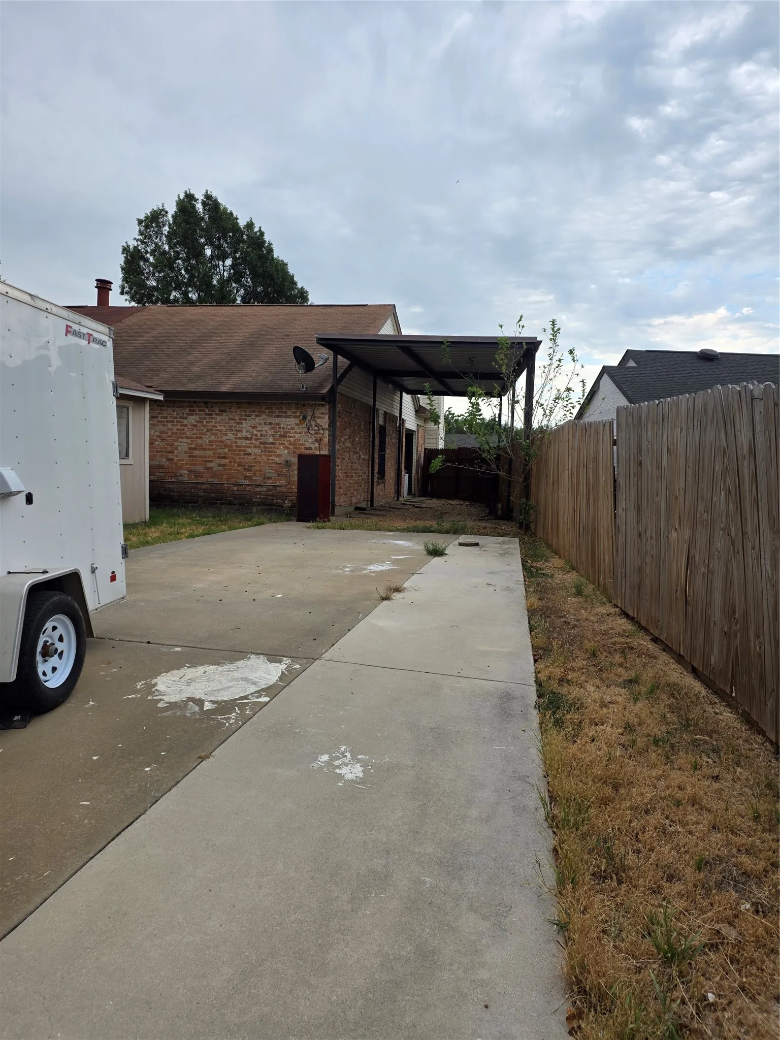 Single Family Residence For Sale in Dallas County , 428 Liberty Place, Grand Prairie, Texas 75052, 2 Bedroom, 2 Bathroom, Garage spaces, 1,121 Sqft, built in 1984, mls#21368077, Real Estate Agent in Grand Prairie, Homes For Sale in Dallas county, Homes For Sale in Grand Prairie, Realtor in Grand Prairie Texas, Real Estate Brokerage Independent Realty Texas, Luminita Cordes Realtor