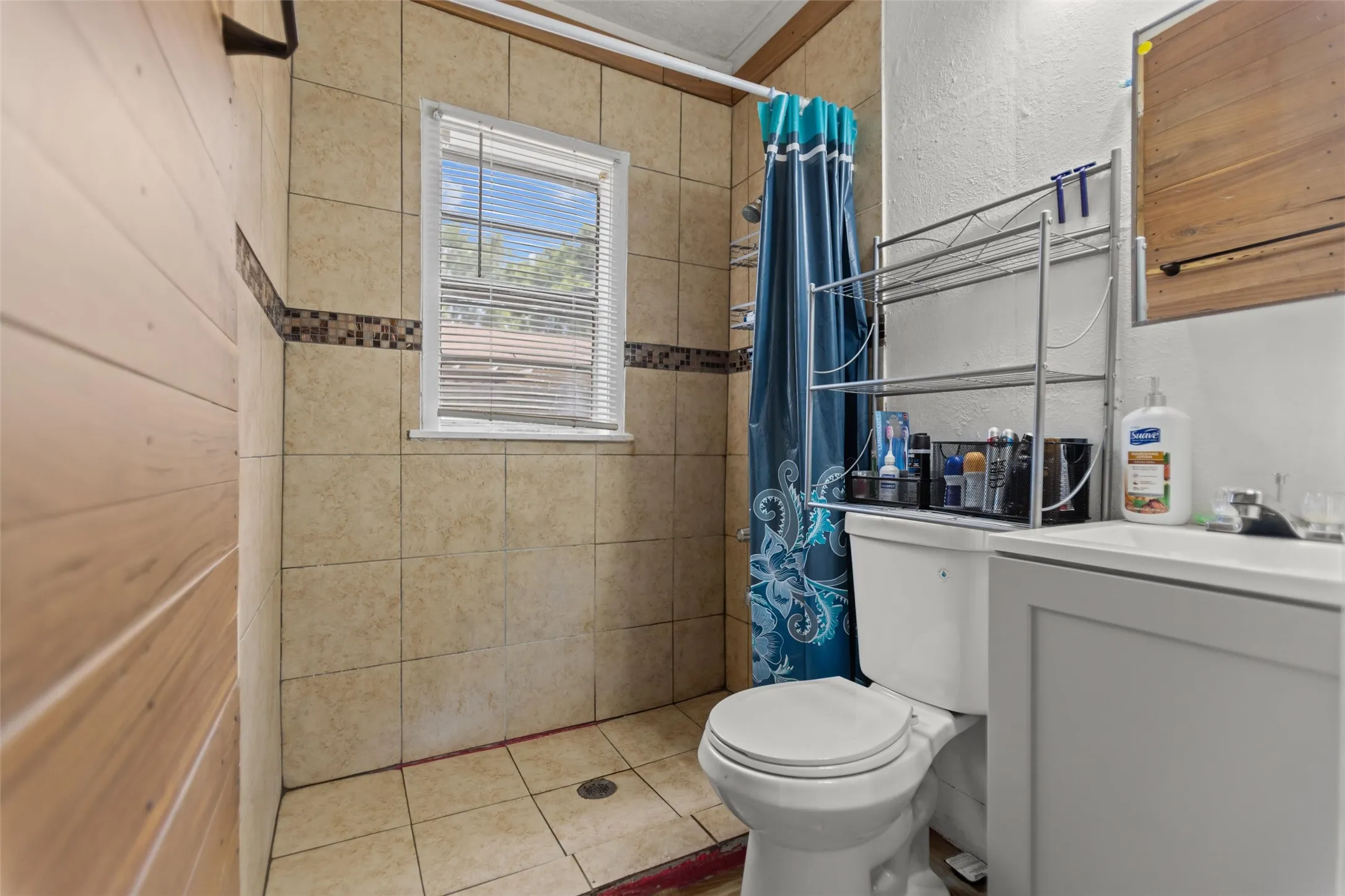 Single Family Residence For Sale in Henderson County , 606 N Needmore Street, Athens, Texas 75751, 2 Bedroom, 1 Bathroom, Garage spaces, 604 Sqft, built in 1975, mls#21367032, Real Estate Agent in Athens, Homes For Sale in Henderson county, Homes For Sale in Athens, Realtor in Athens Texas, Real Estate Brokerage Independent Realty Texas, Luminita Cordes Realtor
