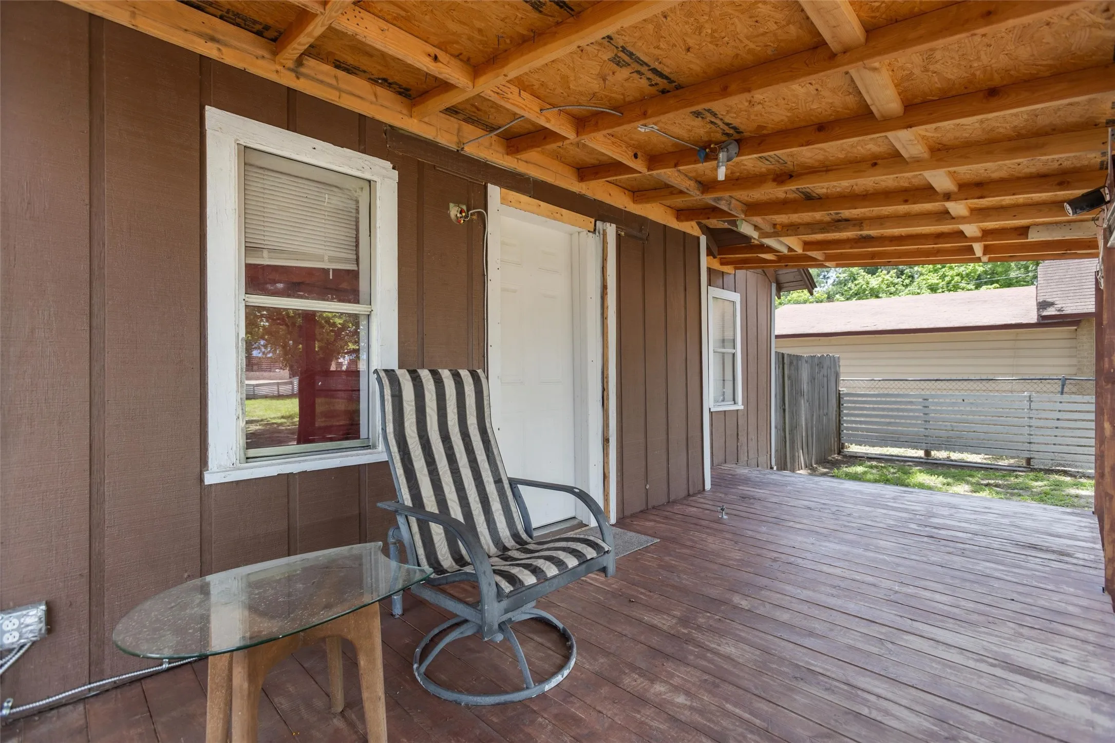 Single Family Residence For Sale in Henderson County , 606 N Needmore Street, Athens, Texas 75751, 2 Bedroom, 1 Bathroom, Garage spaces, 604 Sqft, built in 1975, mls#21367032, Real Estate Agent in Athens, Homes For Sale in Henderson county, Homes For Sale in Athens, Realtor in Athens Texas, Real Estate Brokerage Independent Realty Texas, Luminita Cordes Realtor