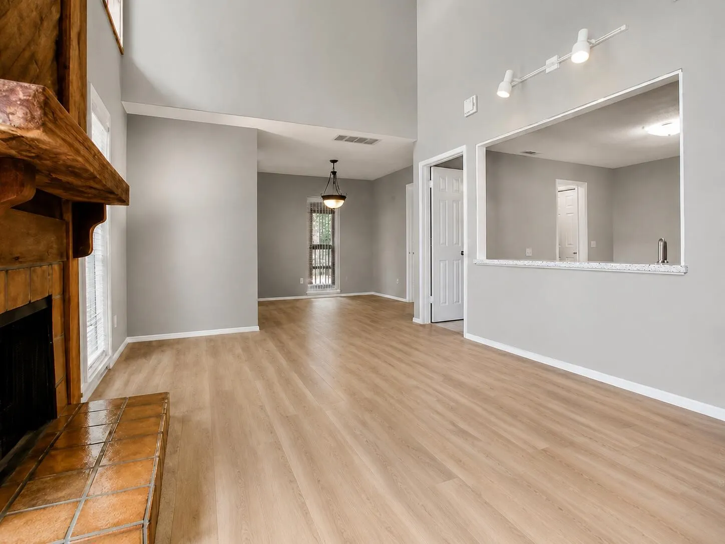Condominium For Sale in Dallas County , 9254 Forest Lane 505, Dallas, Texas 75243, 2 Bedroom, 2 Bathroom, Garage spaces, 1,064 Sqft, built in 1983, mls#21368169, Real Estate Agent in Dallas, Homes For Sale in Dallas county, Homes For Sale in Dallas, Realtor in Dallas Texas, Real Estate Brokerage Independent Realty Texas, Luminita Cordes Realtor
