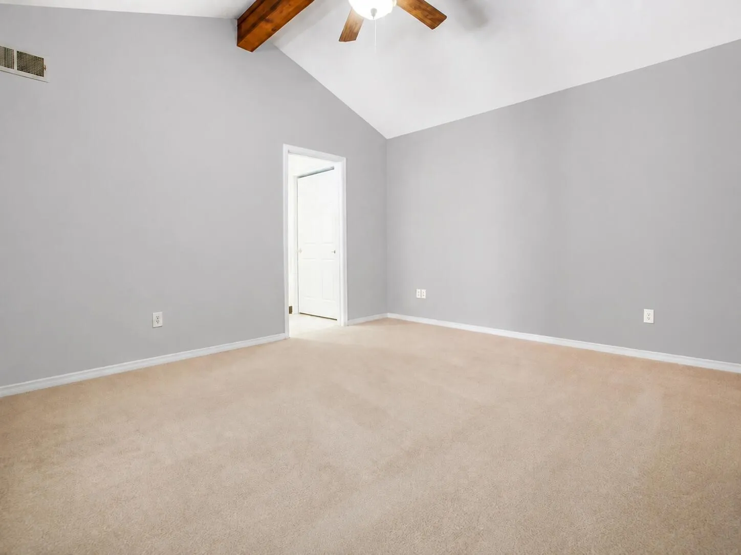Condominium For Sale in Dallas County , 9254 Forest Lane 505, Dallas, Texas 75243, 2 Bedroom, 2 Bathroom, Garage spaces, 1,064 Sqft, built in 1983, mls#21368169, Real Estate Agent in Dallas, Homes For Sale in Dallas county, Homes For Sale in Dallas, Realtor in Dallas Texas, Real Estate Brokerage Independent Realty Texas, Luminita Cordes Realtor