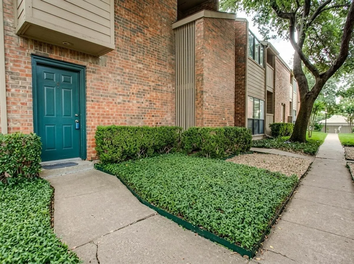 Condominium For Sale in Dallas County , 9254 Forest Lane 505, Dallas, Texas 75243, 2 Bedroom, 2 Bathroom, Garage spaces, 1,064 Sqft, built in 1983, mls#21368169, Real Estate Agent in Dallas, Homes For Sale in Dallas county, Homes For Sale in Dallas, Realtor in Dallas Texas, Real Estate Brokerage Independent Realty Texas, Luminita Cordes Realtor