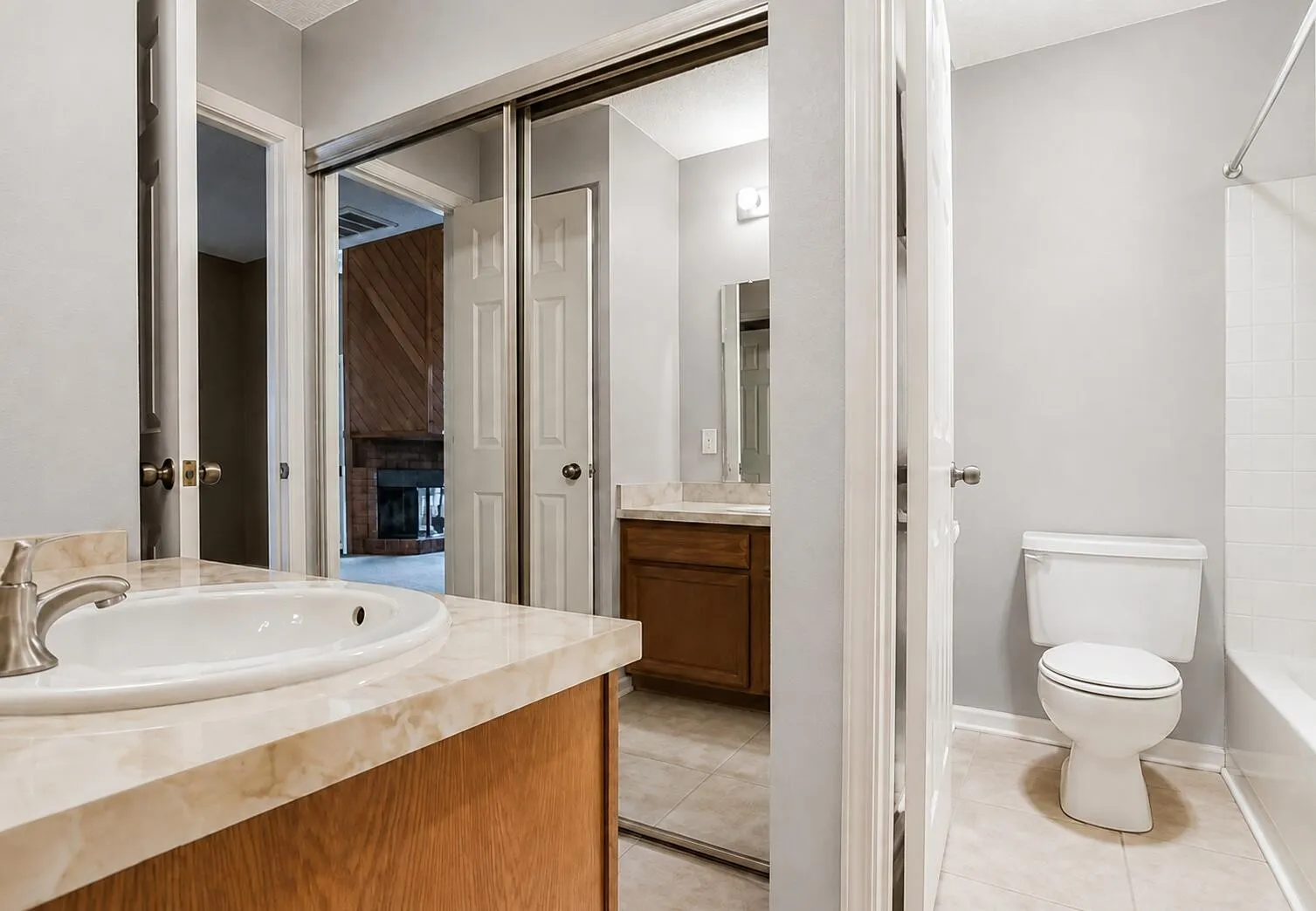 Condominium For Sale in Dallas County , 9254 Forest Lane 505, Dallas, Texas 75243, 2 Bedroom, 2 Bathroom, Garage spaces, 1,064 Sqft, built in 1983, mls#21368169, Real Estate Agent in Dallas, Homes For Sale in Dallas county, Homes For Sale in Dallas, Realtor in Dallas Texas, Real Estate Brokerage Independent Realty Texas, Luminita Cordes Realtor