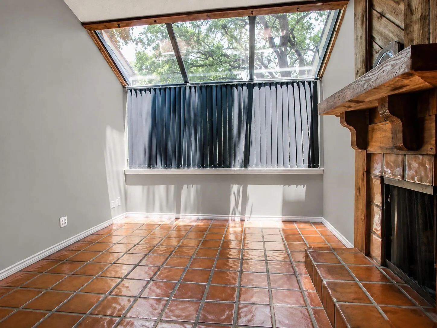 Condominium For Sale in Dallas County , 9254 Forest Lane 505, Dallas, Texas 75243, 2 Bedroom, 2 Bathroom, Garage spaces, 1,064 Sqft, built in 1983, mls#21368169, Real Estate Agent in Dallas, Homes For Sale in Dallas county, Homes For Sale in Dallas, Realtor in Dallas Texas, Real Estate Brokerage Independent Realty Texas, Luminita Cordes Realtor