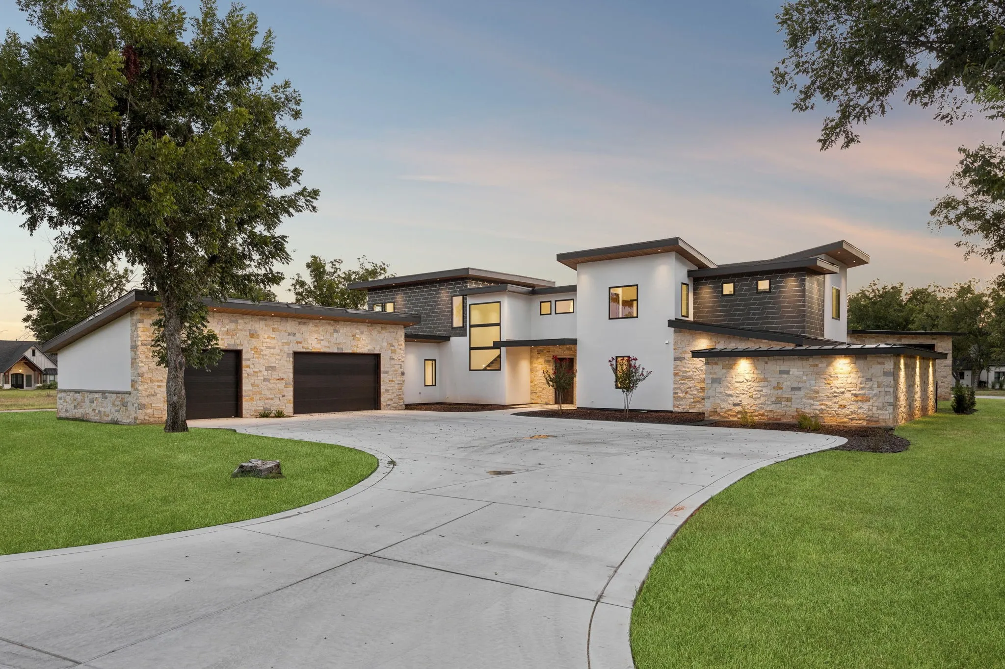 Single Family Residence For Sale in Hood County , 9003 King Air Drive, Granbury, Texas 76049, 3 Bedroom, 3 Bathroom, 3 Garage spaces, 4,111 Sqft, built in 2025, mls#21360149, Real Estate Agent in Granbury, Homes For Sale in Hood county, Homes For Sale in Granbury, Realtor in Granbury Texas, Real Estate Brokerage Independent Realty Texas, Luminita Cordes Realtor