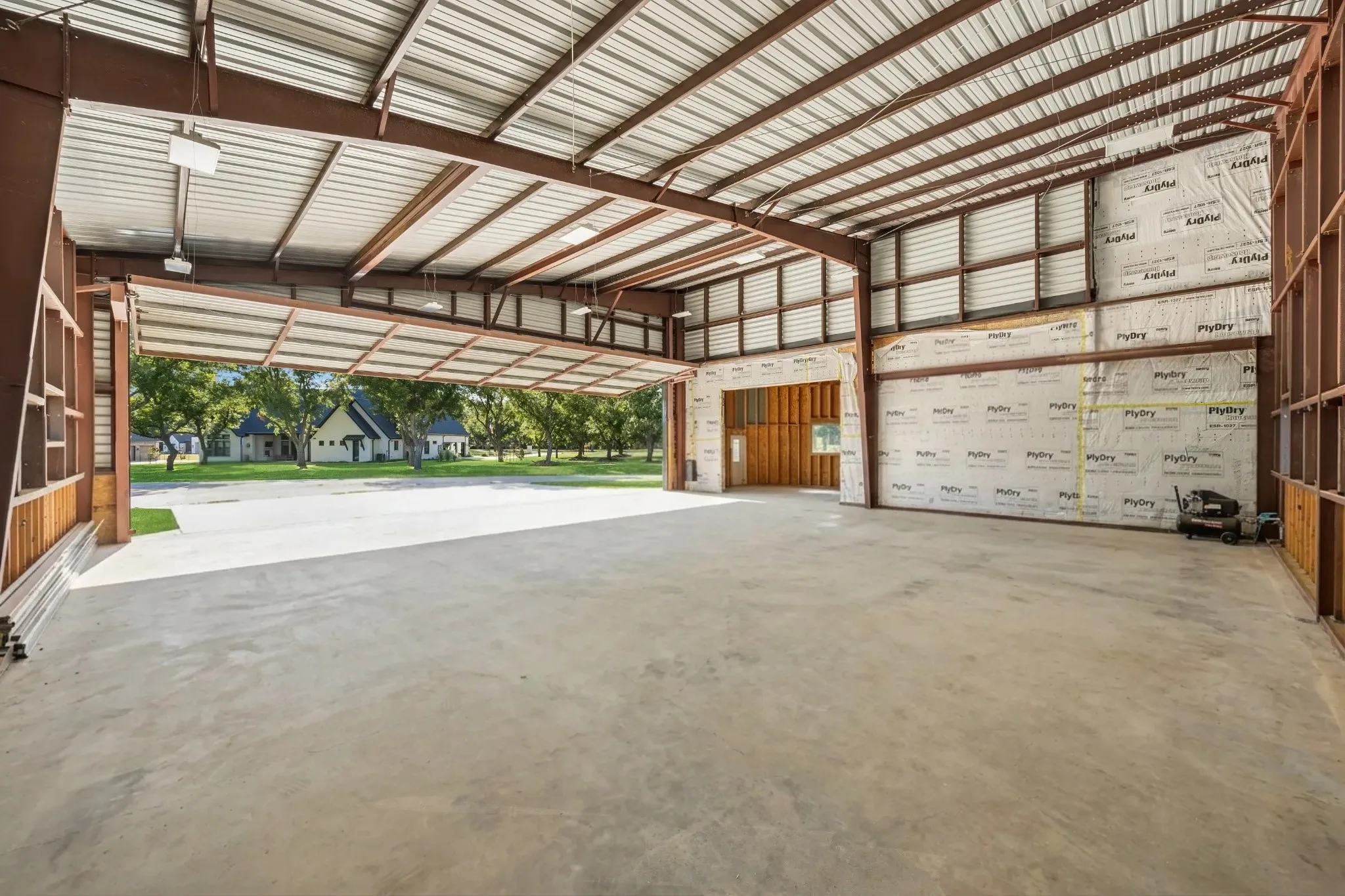 Single Family Residence For Sale in Hood County , 9003 King Air Drive, Granbury, Texas 76049, 3 Bedroom, 3 Bathroom, 3 Garage spaces, 4,111 Sqft, built in 2025, mls#21360149, Real Estate Agent in Granbury, Homes For Sale in Hood county, Homes For Sale in Granbury, Realtor in Granbury Texas, Real Estate Brokerage Independent Realty Texas, Luminita Cordes Realtor