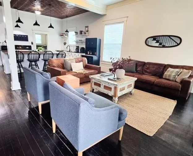 Single Family Residence For Sale in Mc Lennan County , 617 S 12th Street, Waco, Texas 76706, 5 Bedroom, 4 Bathroom, Garage spaces, 2,976 Sqft, built in 1920, Price $824,900, mls#21368177, Real Estate Agent in Waco, Homes For Sale in Mc Lennan county, Homes For Sale in Waco, Realtor in Waco Texas, Real Estate Brokerage Independent Realty Texas, Luminita Cordes Realtor