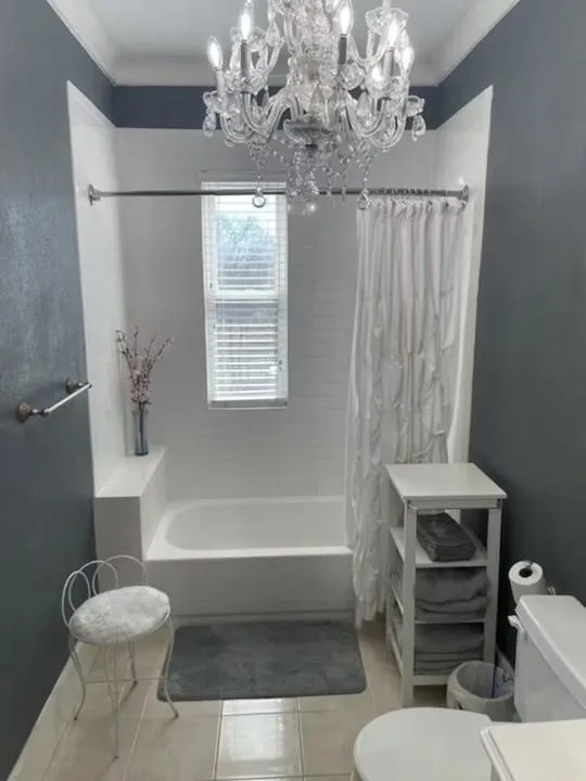Single Family Residence For Sale in Mc Lennan County , 617 S 12th Street, Waco, Texas 76706, 5 Bedroom, 4 Bathroom, Garage spaces, 2,976 Sqft, built in 1920, Price $824,900, mls#21368177, Real Estate Agent in Waco, Homes For Sale in Mc Lennan county, Homes For Sale in Waco, Realtor in Waco Texas, Real Estate Brokerage Independent Realty Texas, Luminita Cordes Realtor